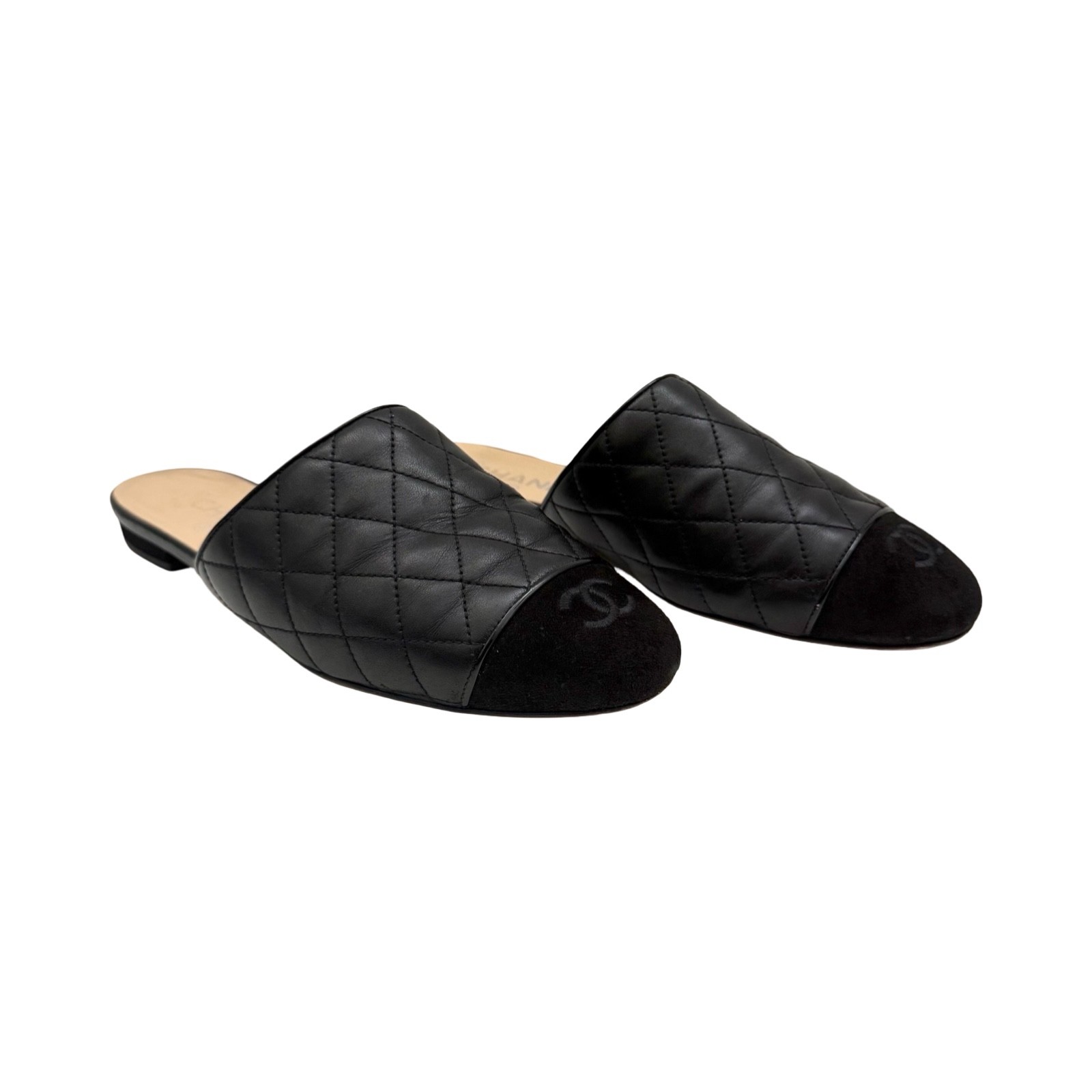 Chanel – CC Black Quilted Nappa & Suede Cap Toe Mule 38.5 | fomoluxury