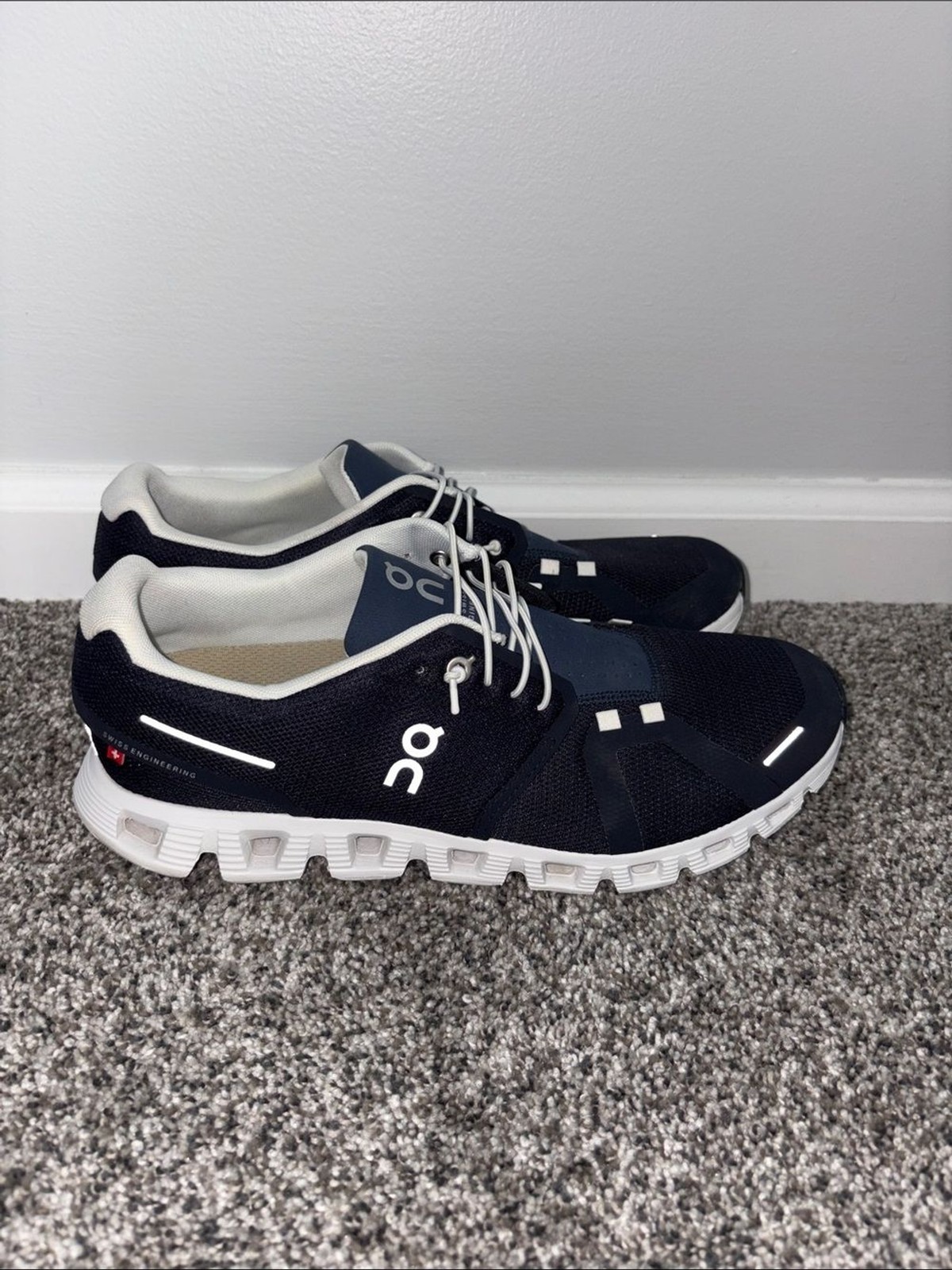 On Men’s Cloud 5 Sneakers in the Midnight/White