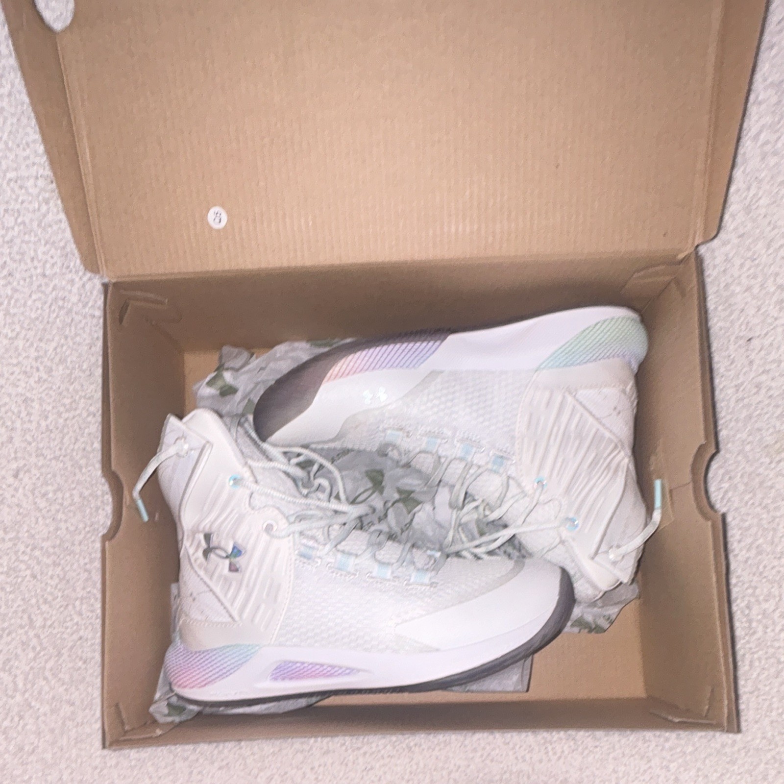 Under Armour White Mid Top Lace-Up volleyball shoes Rubber Outsole New Box