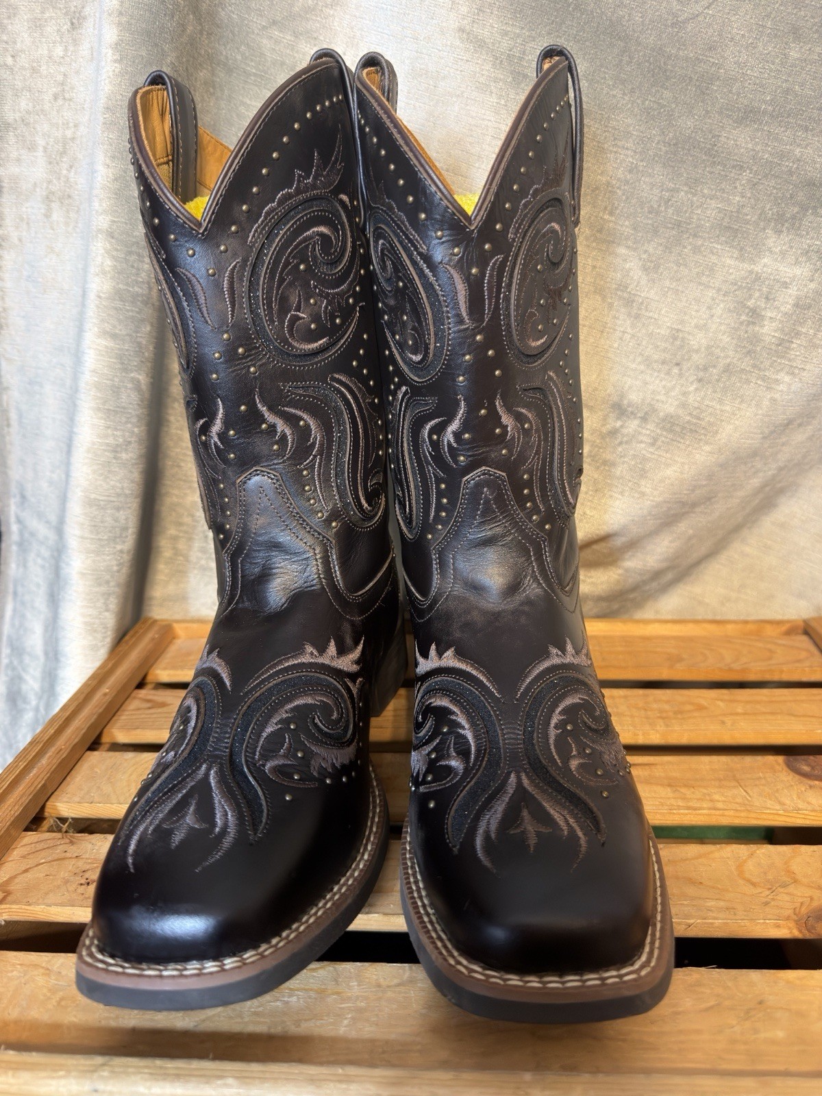 Shyanne Solstice Greta Black Leather Western Boots w/Emb,Studs&Shimmer. Size 10