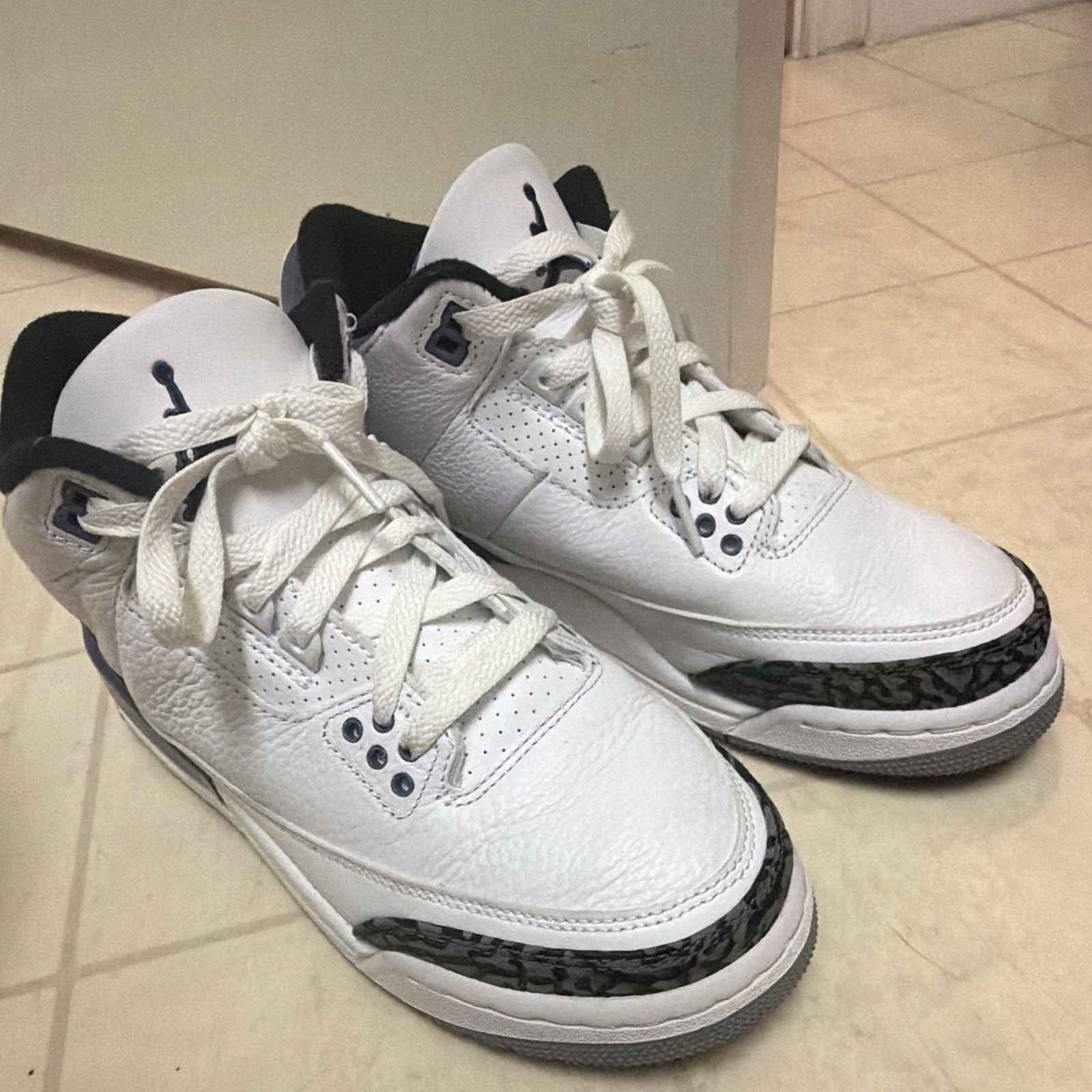 Jordan Air Jordan 3 Retro GS White Black Dark Iris Sneakers 6.5Y Unisex Kids