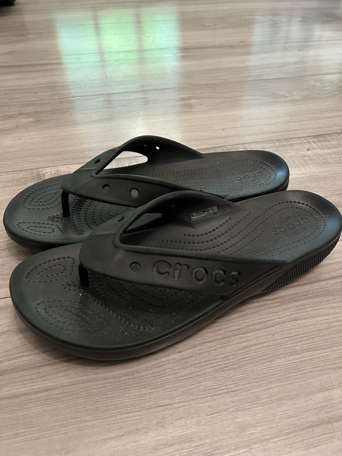 CROCS Baya Thong Flip Flop Sandal Size Women 12 Men 10 Black
