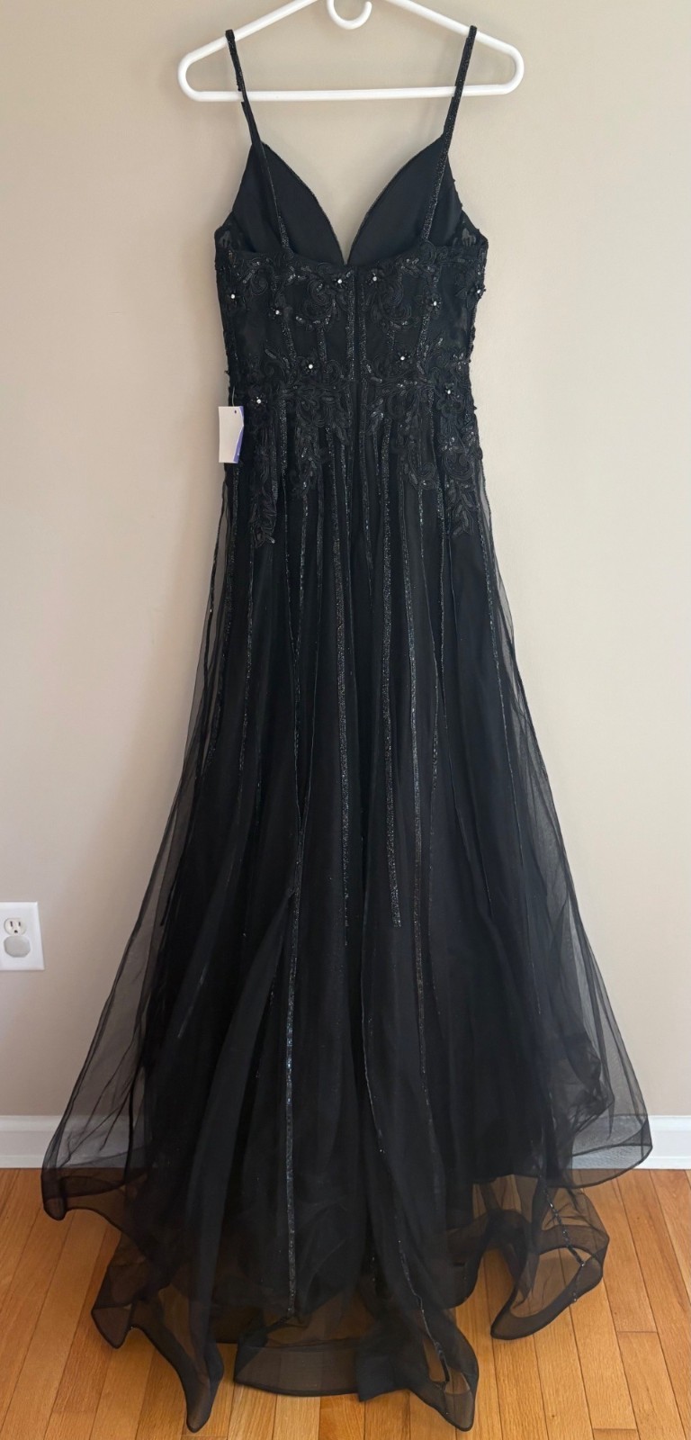 Ladivine by Cinderella Divine NWT CD994 Black Beaded Illusion Tulle Gown Size 4