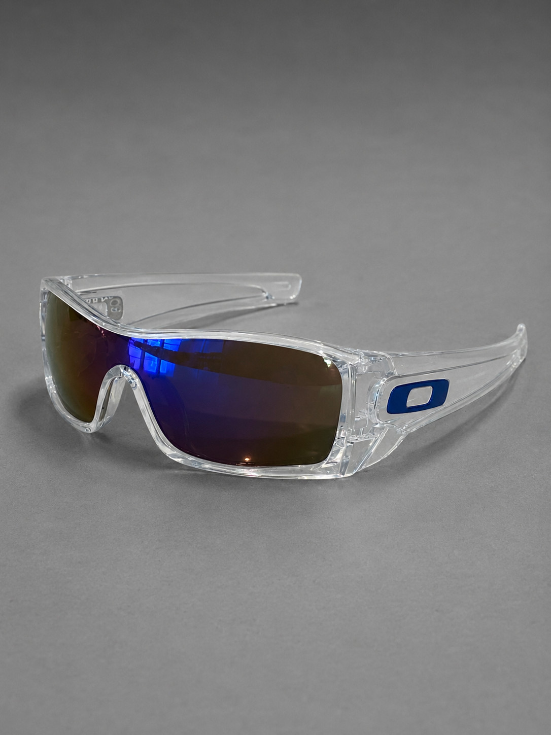 Oakley Sunglasses (New) No Scratches, perfect for the summer!
