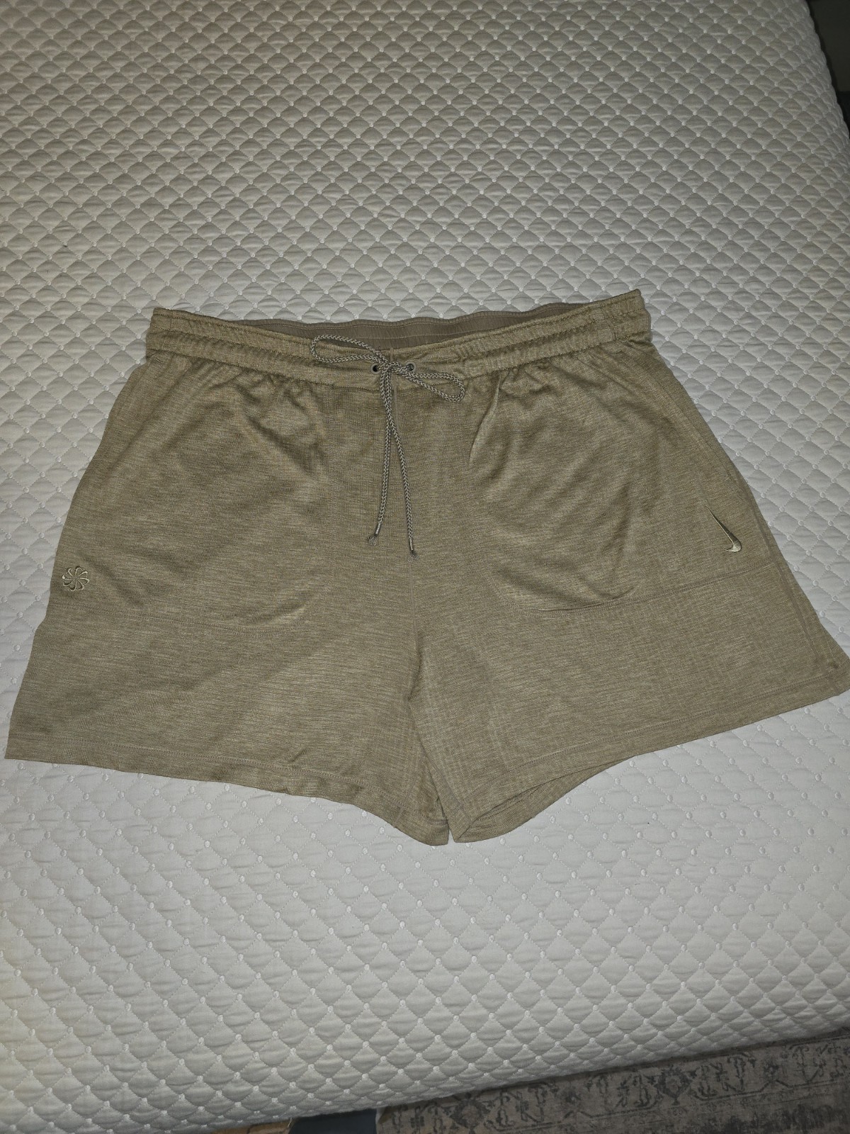 XXL – Nike Unsex Dri-FIT Athletic Yoga Shorts Beige Drawstring Elastic Waist.
