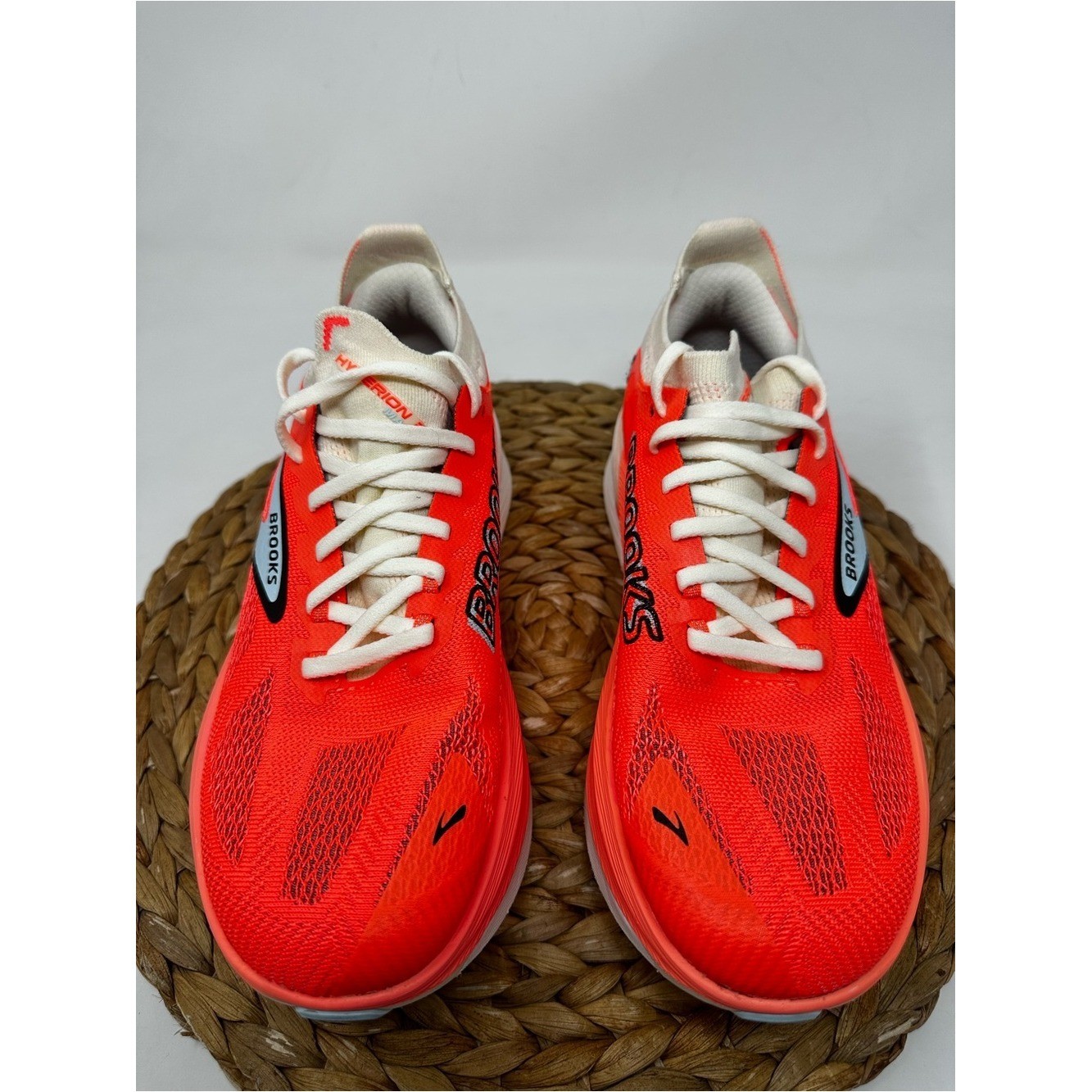 BROOKS Hyperion Max 3 Running Shoes Coconut Fiery Coral Atomizer Size 9 Women’s