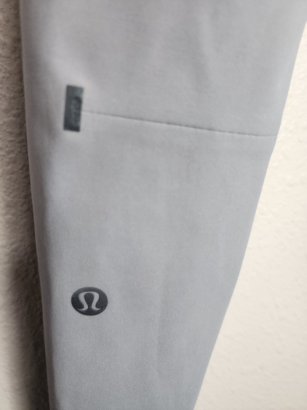 Lululemon License to Train Tight 21″ in Gray Size M