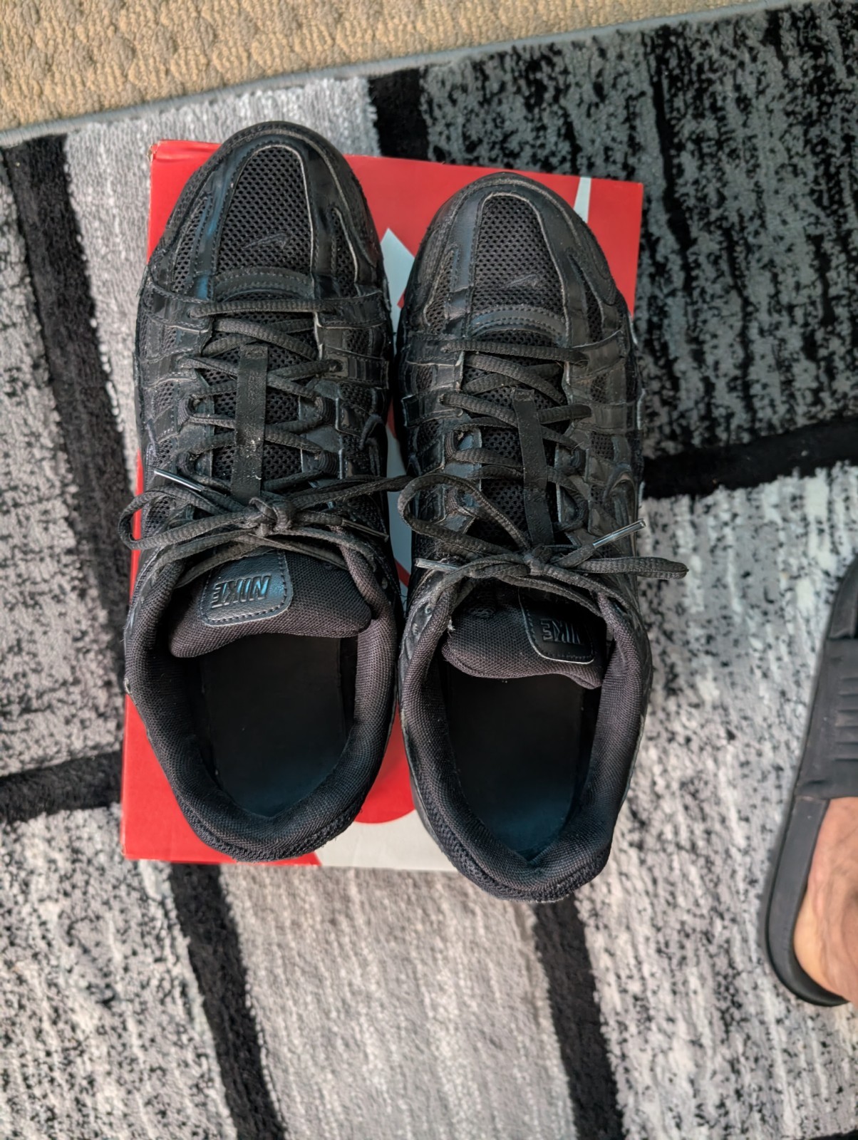 Men Nike Shoes Size 12