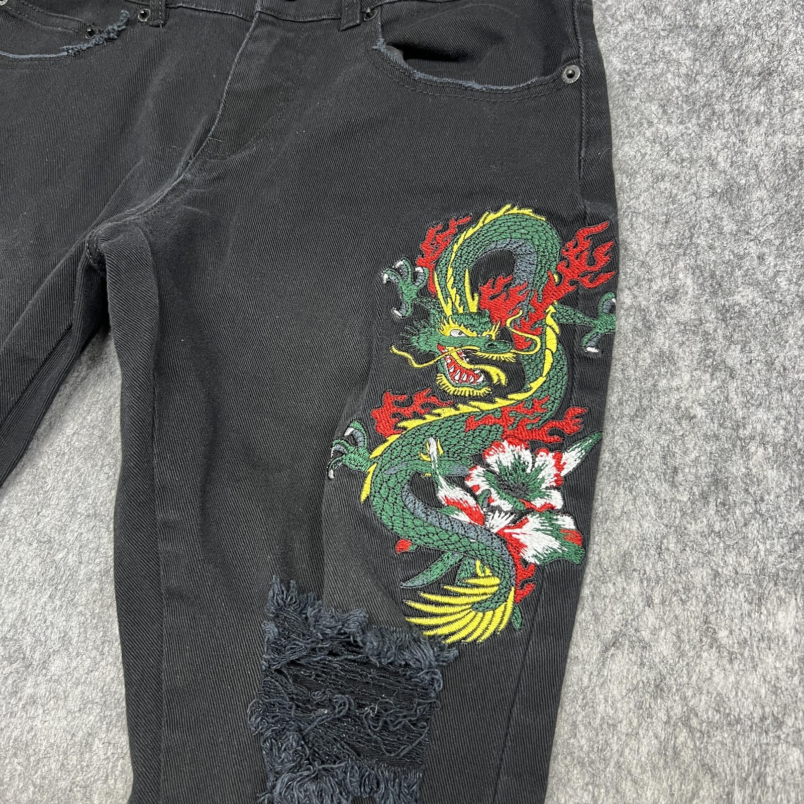 Young & Reckless Jeans Womens 28×29 Black Skinny Dragon Distressed Chase Dreams