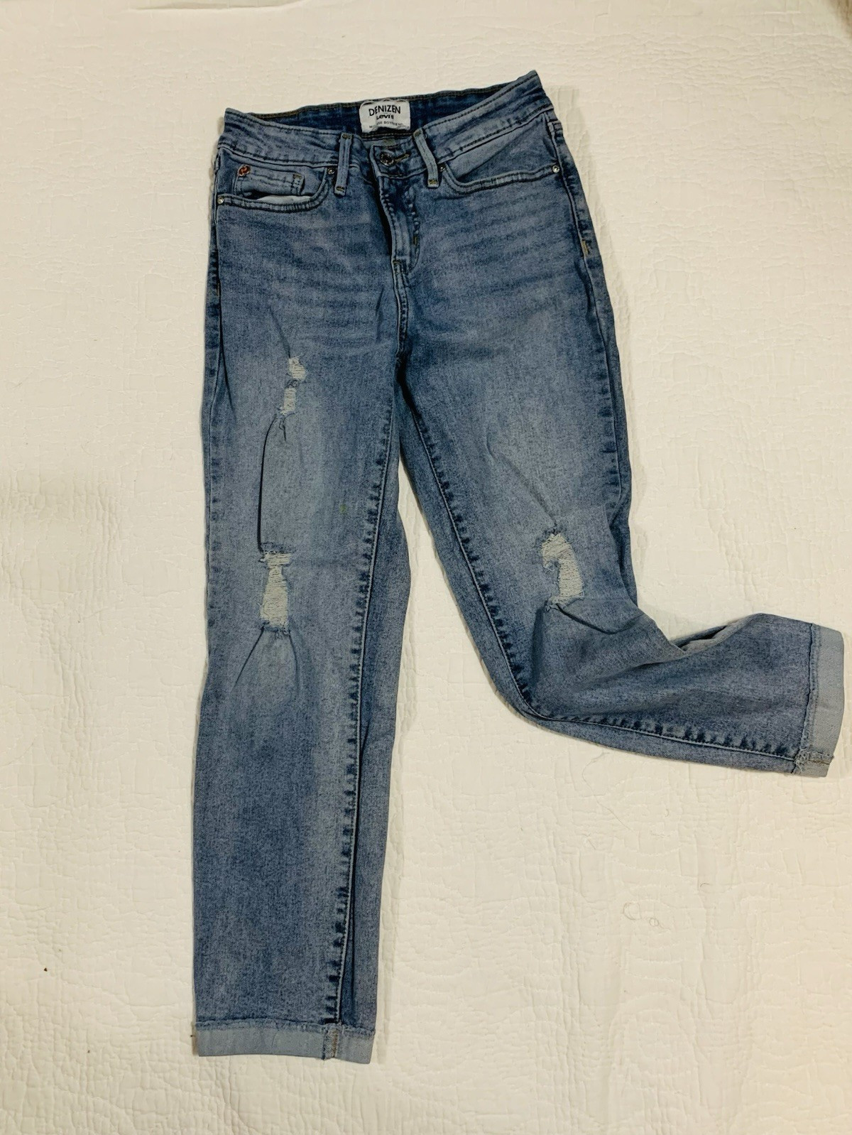 Denizen from Levi’s Mid Rise Boyfriend Distressed Blue Jeans 5-Pocket Size 6
