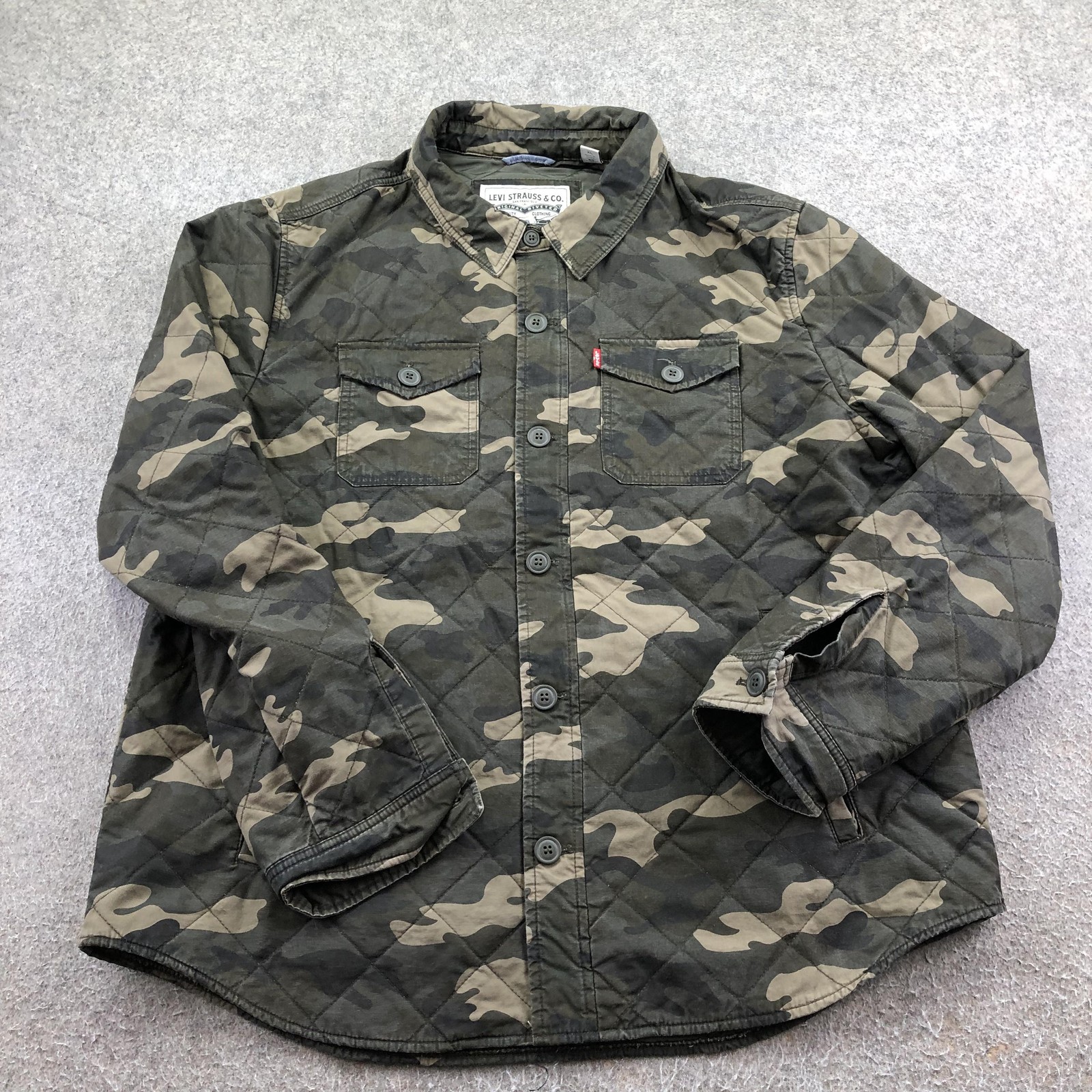 Levi’s Jacket Mens XL Green Camo Quilted Button Front Lined Shacket Outdoor
