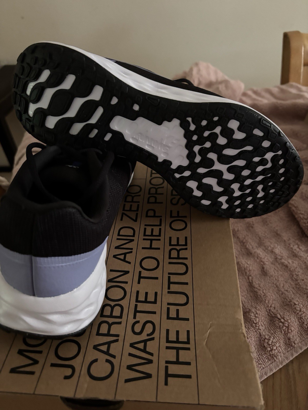 Wmns Revolution 6 Next Nature ‘Black Lapis’ Size 9.5