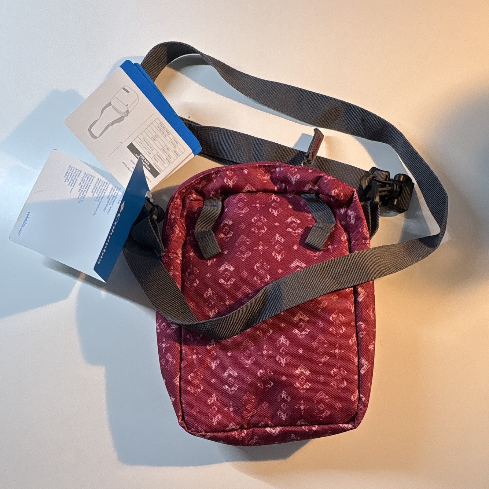 Cute Columbia Uplift Red Geometric Small Crossbody Zip Bag Detachable Strap