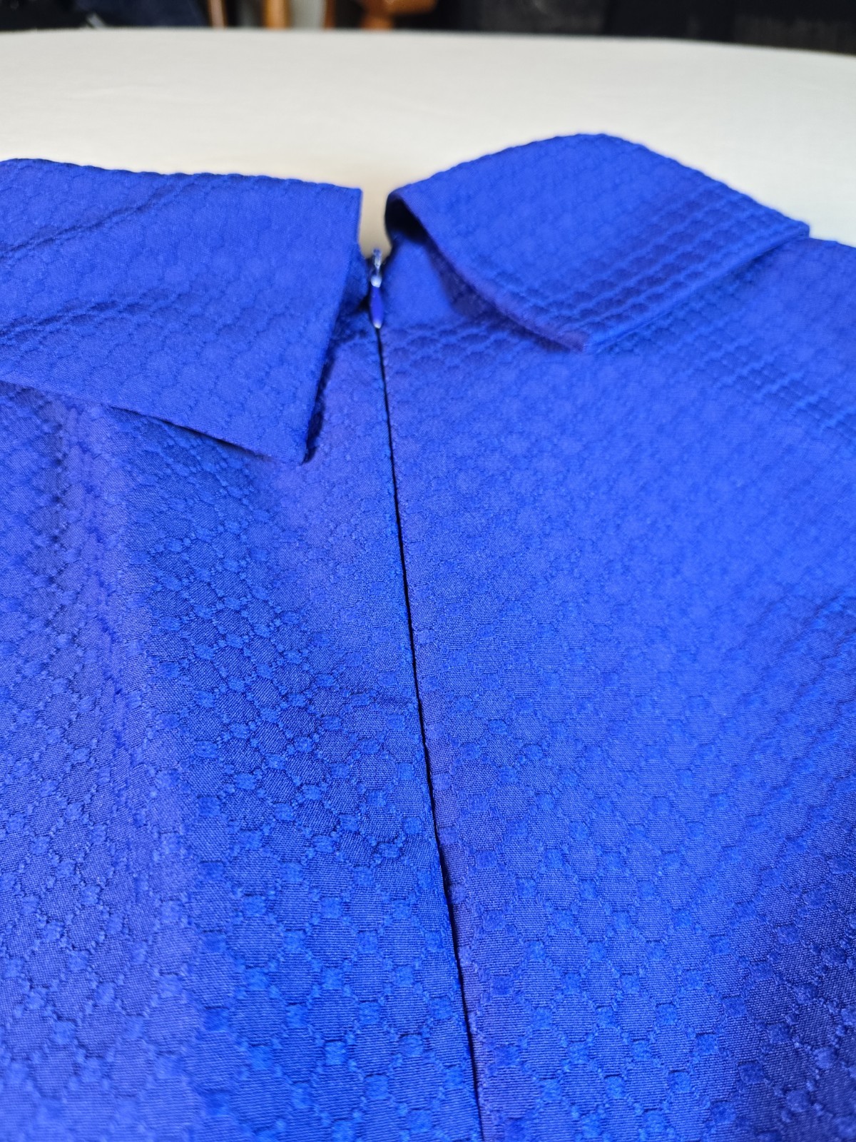 Tahari Arthur S. Levine Blue Textured Sheath Dress SQ Button Closure Size 6