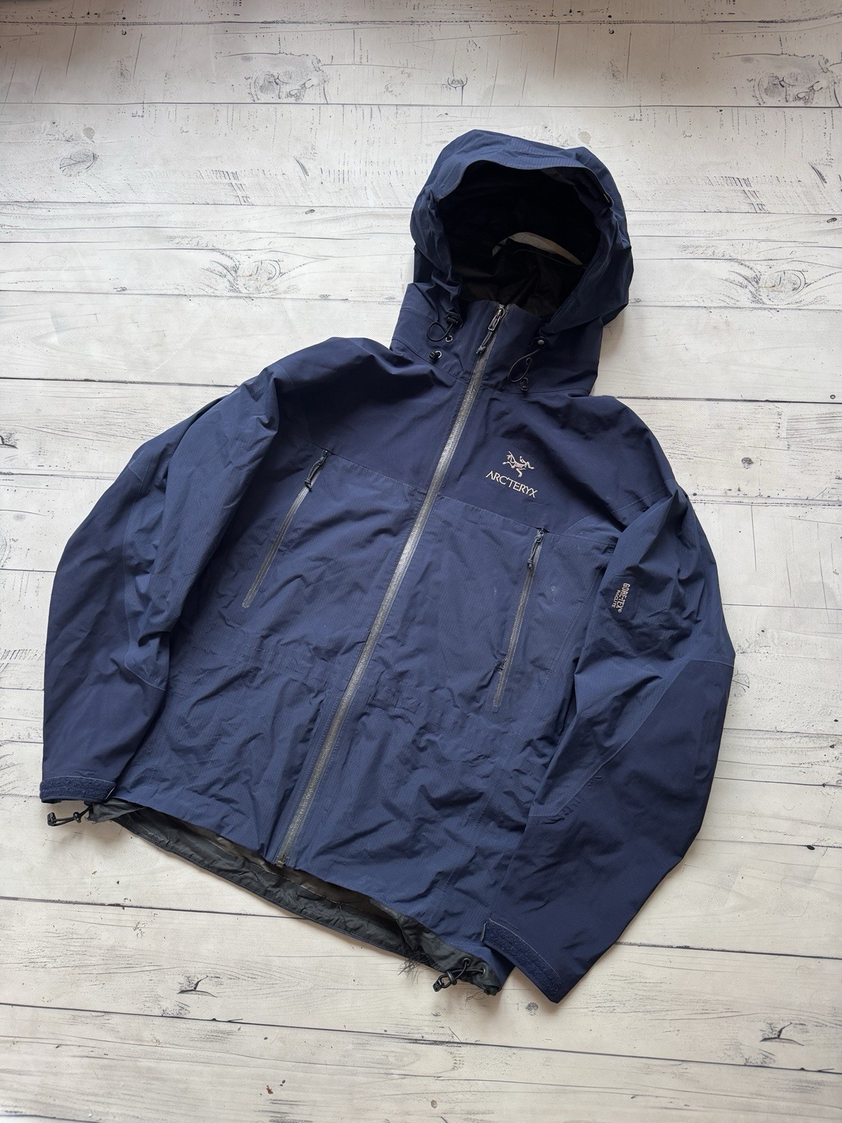 Arc’teryx Vintage Gore-Tex Hard Shell Jacket Navy Blue Hooded Coat Mens Size M