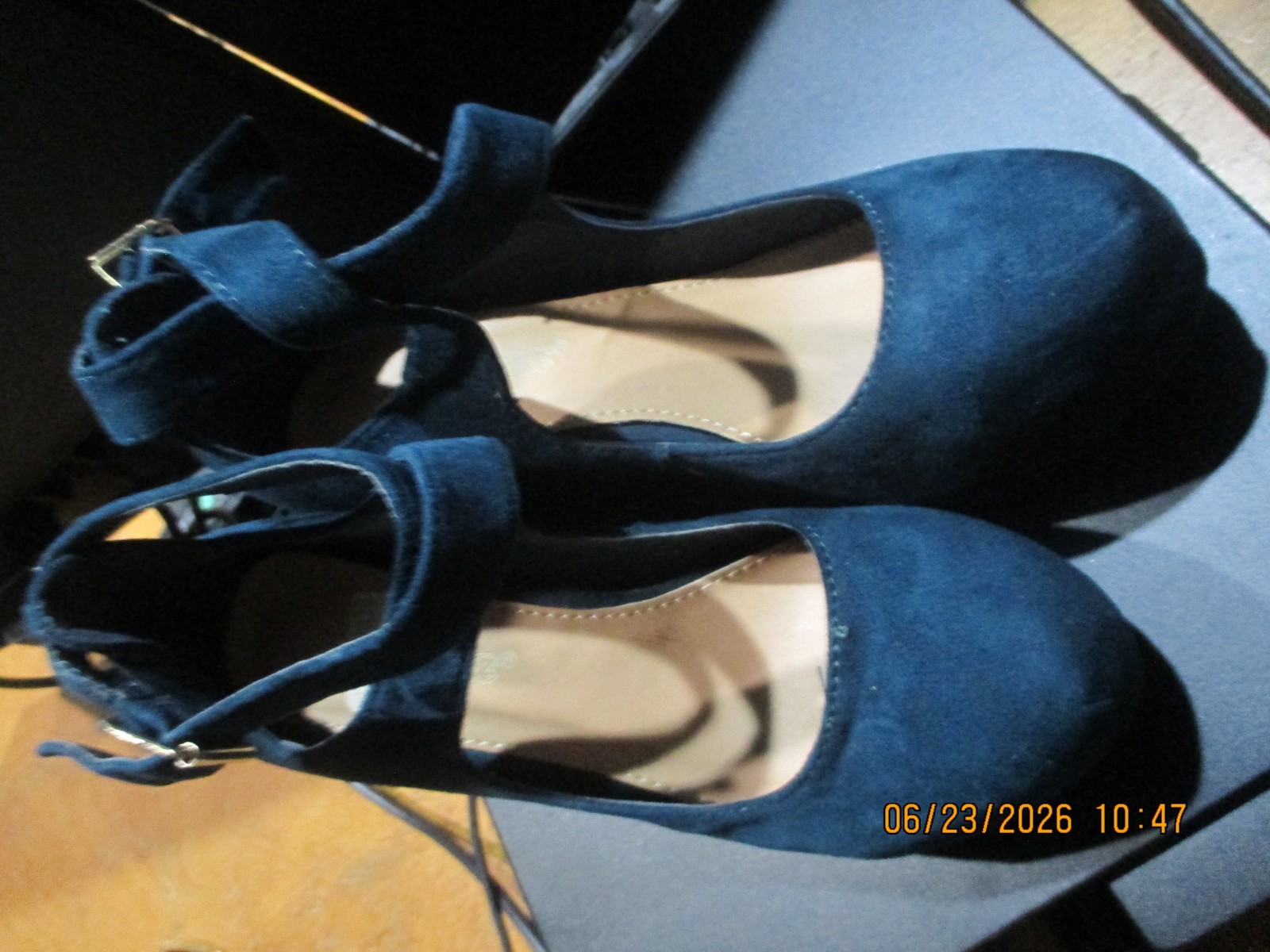 DBDK NAVY BLUE SUEDE 3″ WEDGE SHOES! KRISS CROSS ANKLE STAPS & BUKLE SIZE 7