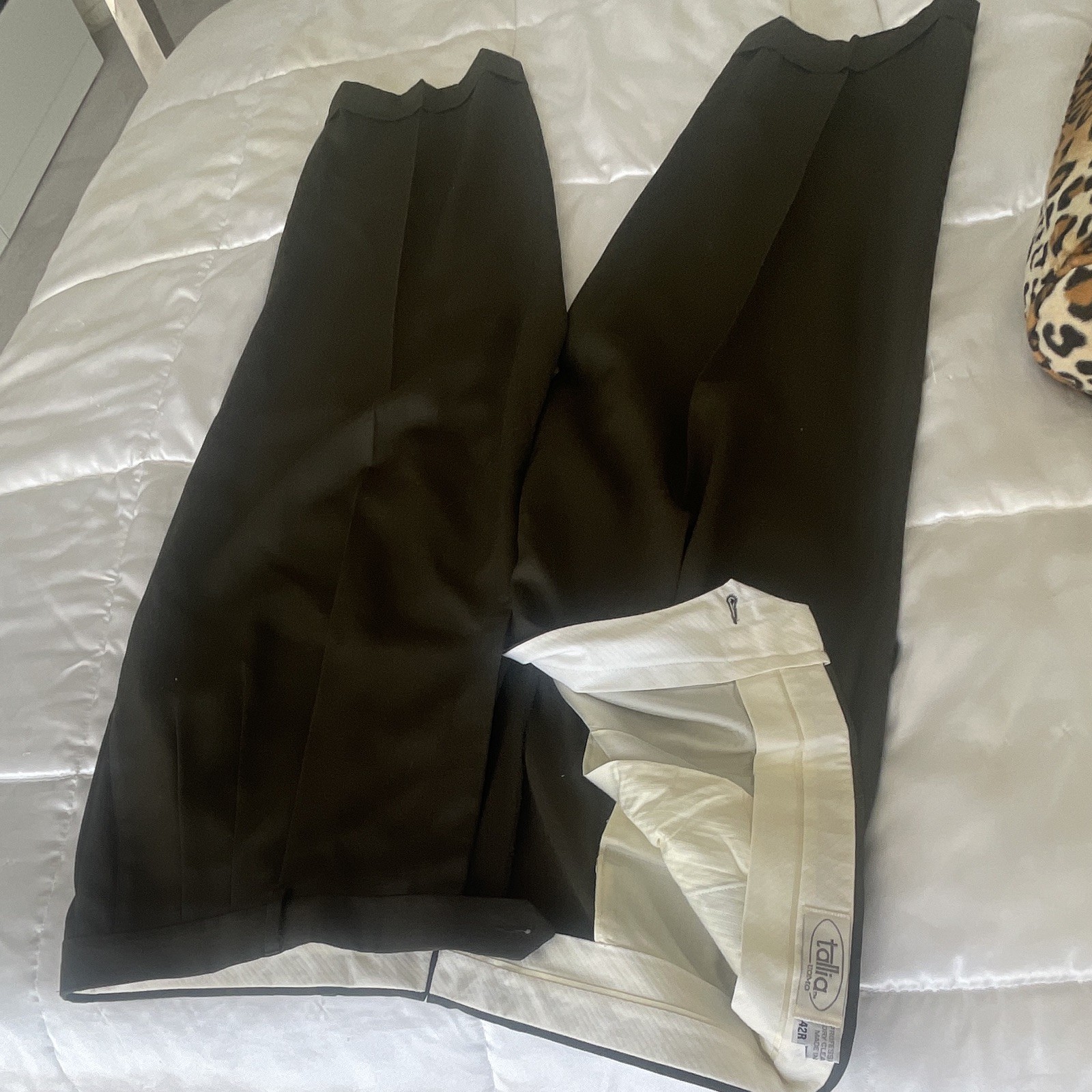 Talia woman olive green Wool Pleated Dress Pants Straight Leg Pockets 42R