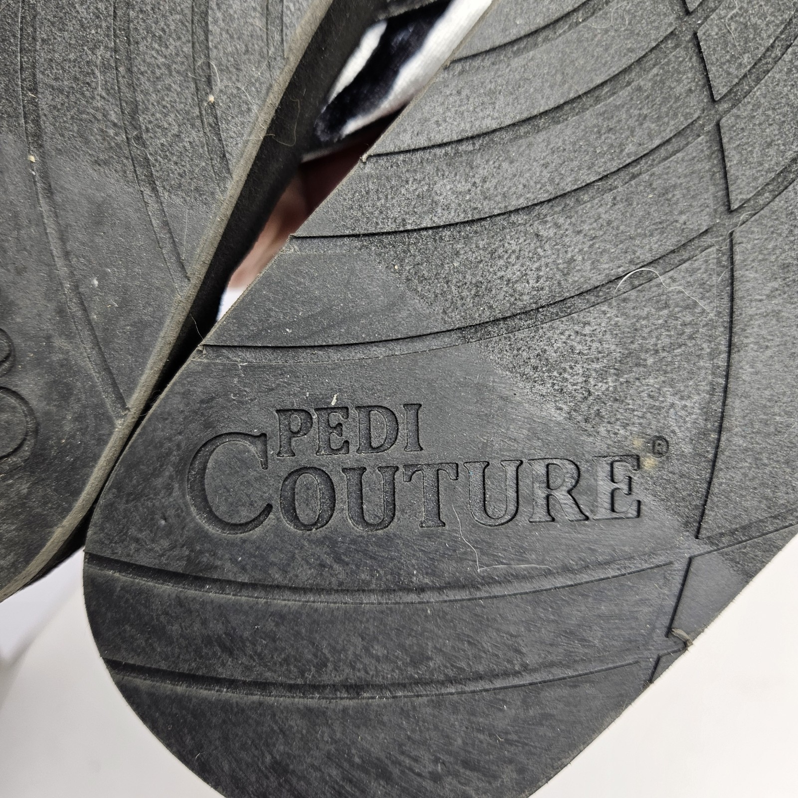 Pedi Couture Black Zebra Flip Flops Heel To Toe 11 1/4″