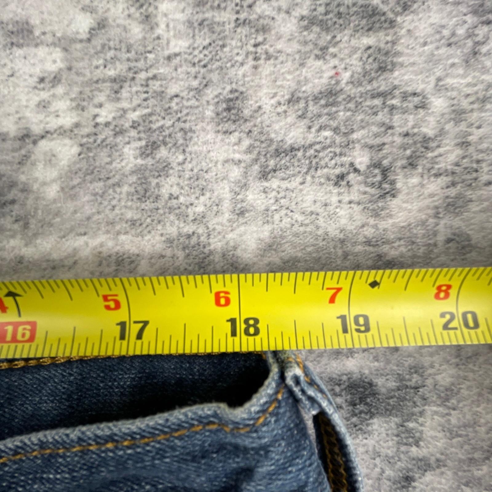 Levis Strauss 559 Mens 38×30 Relaxed Straight Leg Jeans Medium Wash Blue Denim