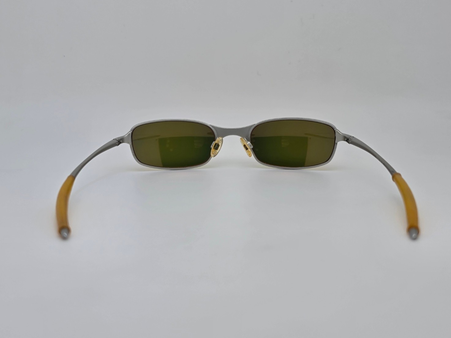 Oakley 05-687 Square Wire 2.0 Spring Hinge Silver Fire Iridium Lens Sunglasses