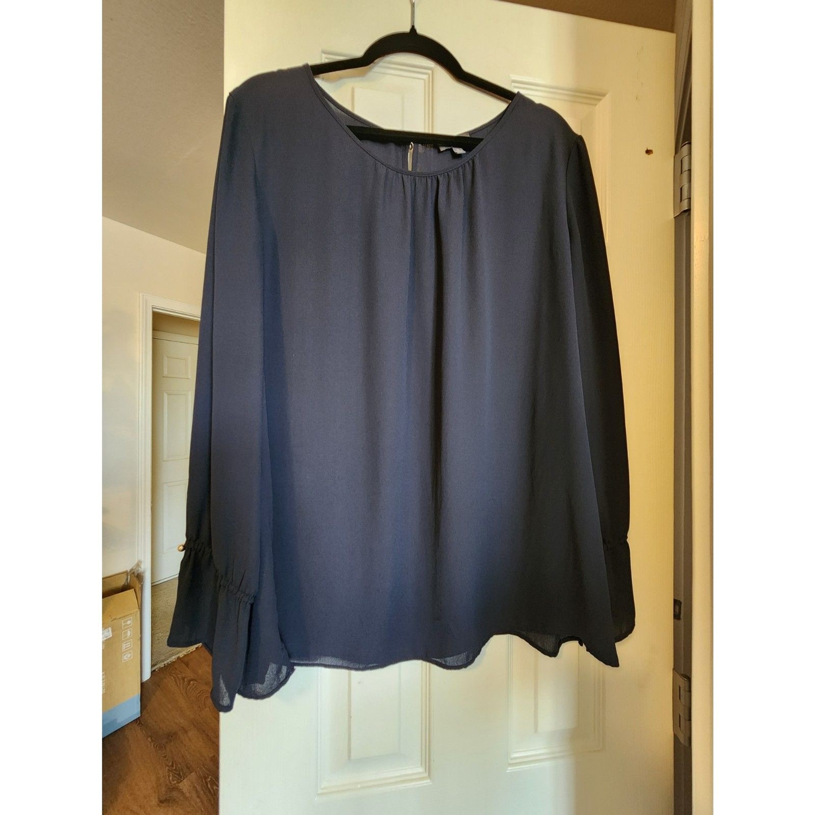 The Limited Lightweight Slate Gray Chiffon Top Ruffled Long Sleeve XL EUC