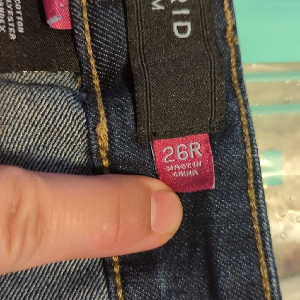 26 regular Torrid denim jeans us size EUC blue stretch slimming look any season