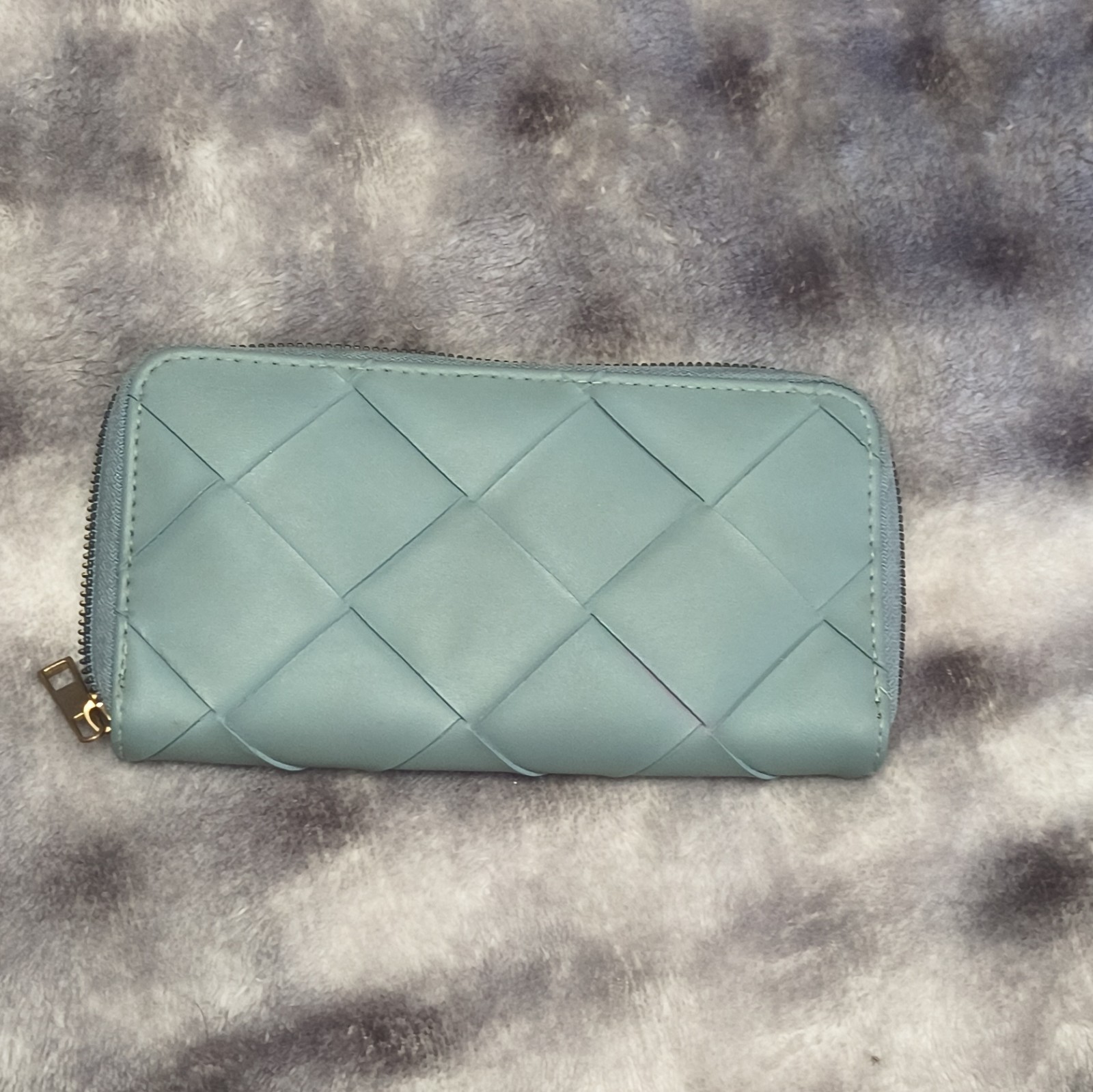 Women’s Blue Woven Zip-Around Wallet Zipper Accent Credit Card Slots