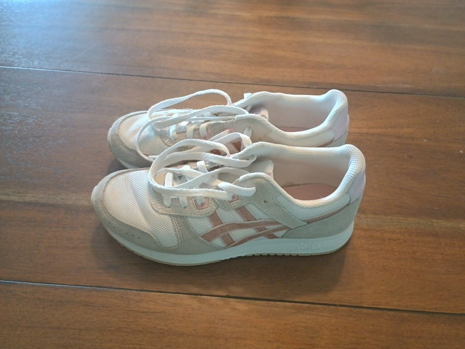 ASICS Lyte Classic Beige Cream Tan Mesh Suede Sporty Sneakers Womens Size 7