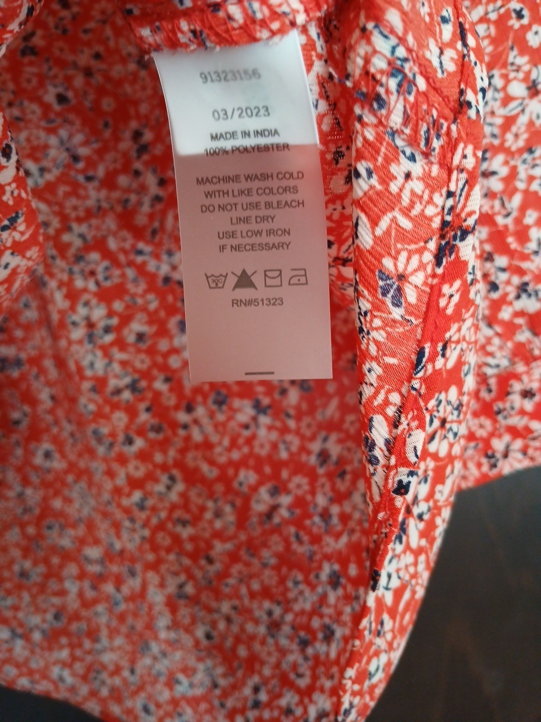 Vince Camuto large Womans Long Sleeved Red Flower Top