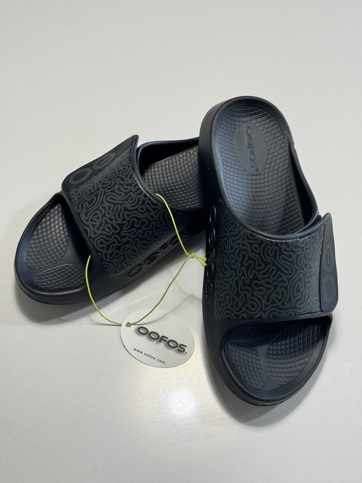 OOFOS OOAHH Sport Flex Limited Unisex Slides Size M 8 / W 10 Black Labyrinth NWT