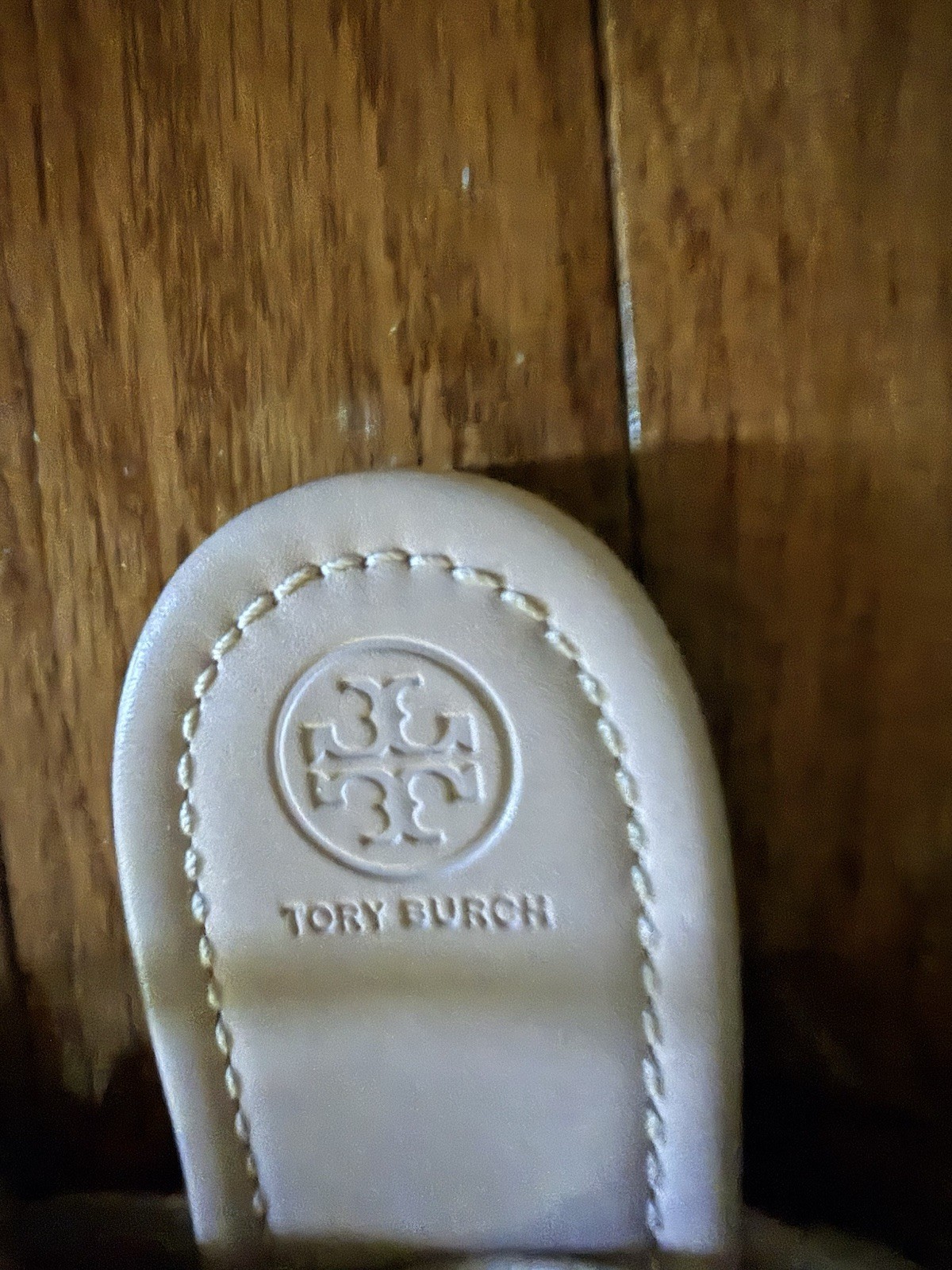 Tory Burch Women’s Beige Thong Flat Sandals Ankle Strap Logo Buckle Sz 12