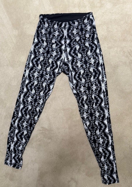 French Laundry Women’s Medium Black Stretch Rayon Blend Geometric Pattern Accent