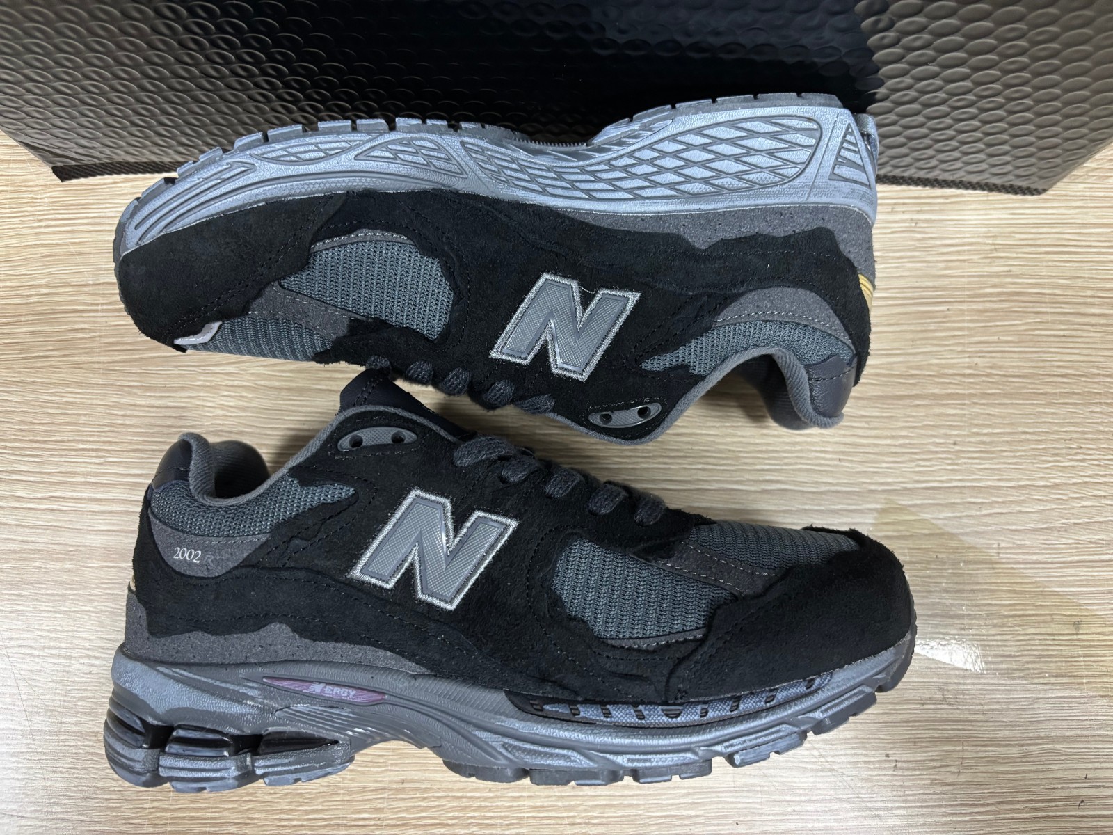 Men’s Shoe New Balance 2002R Black Protection US 8-12 NO BOX USA READY SHIP