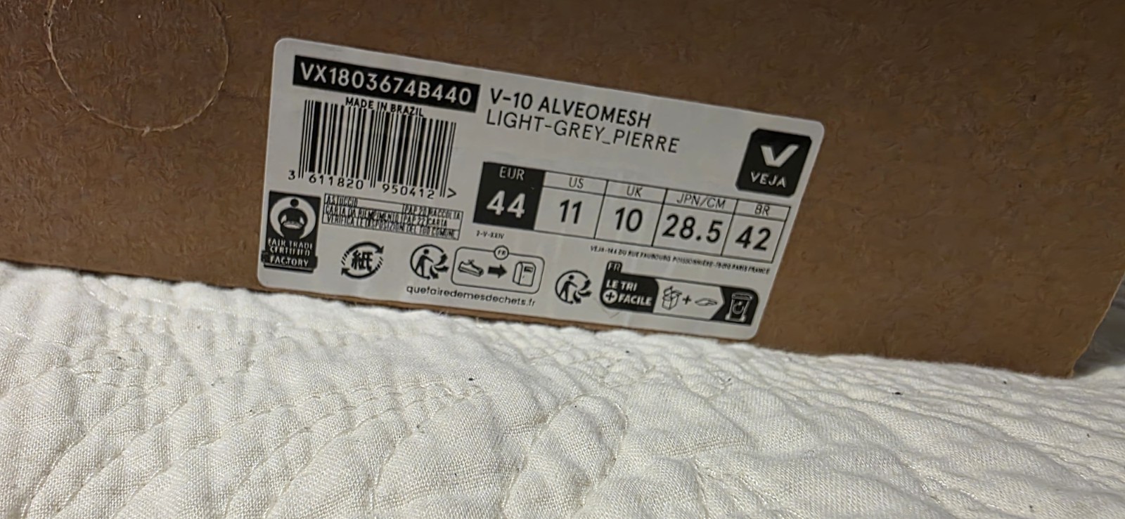 NEW Veja V-10 B-MESH LIGHT GREY PIERRE Men’s size 44/11 IN BOX