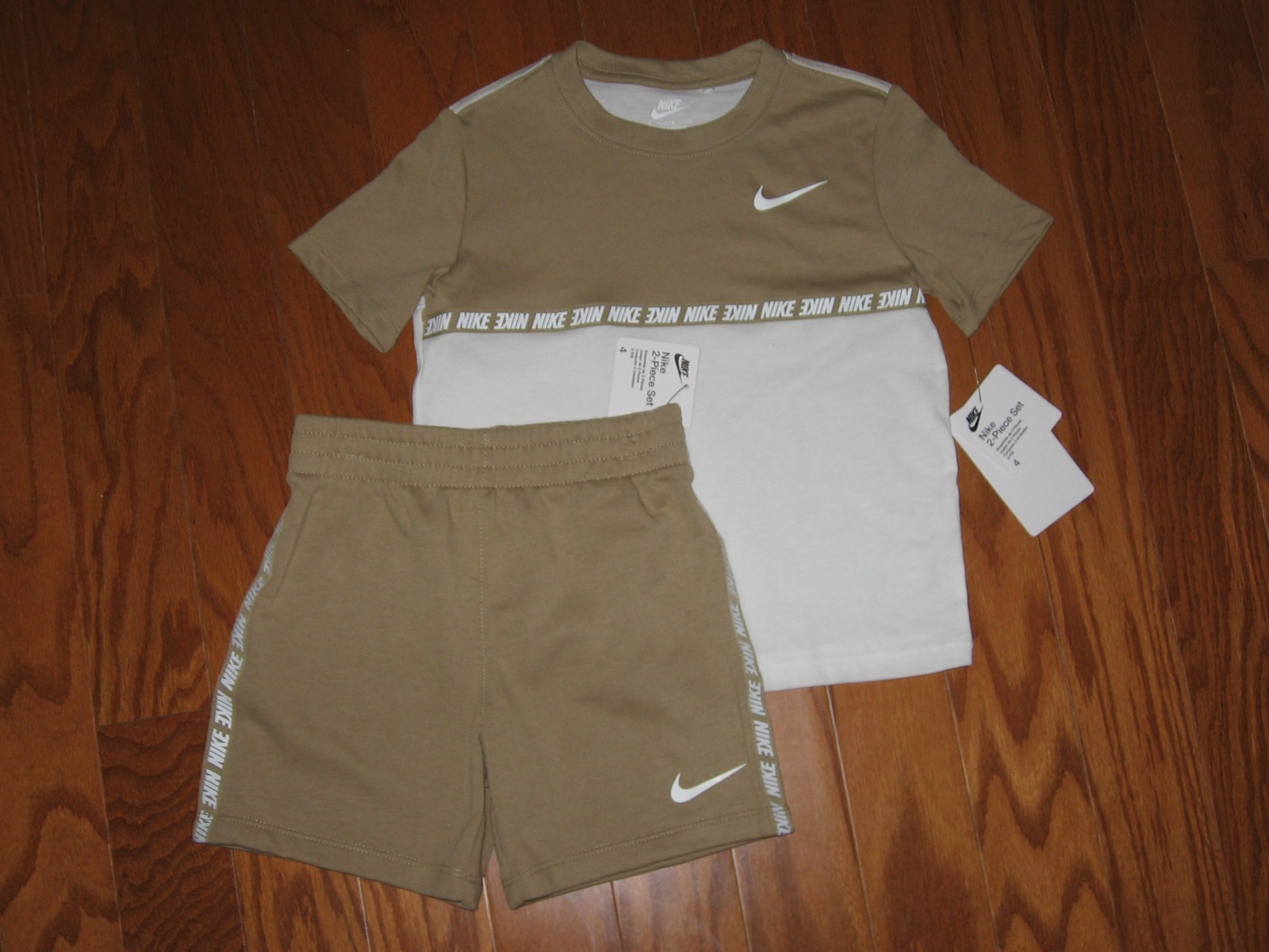 Nike 2 Piece T-Shirt & Shorts Outfit Set Boys Size 4/6 NWT
