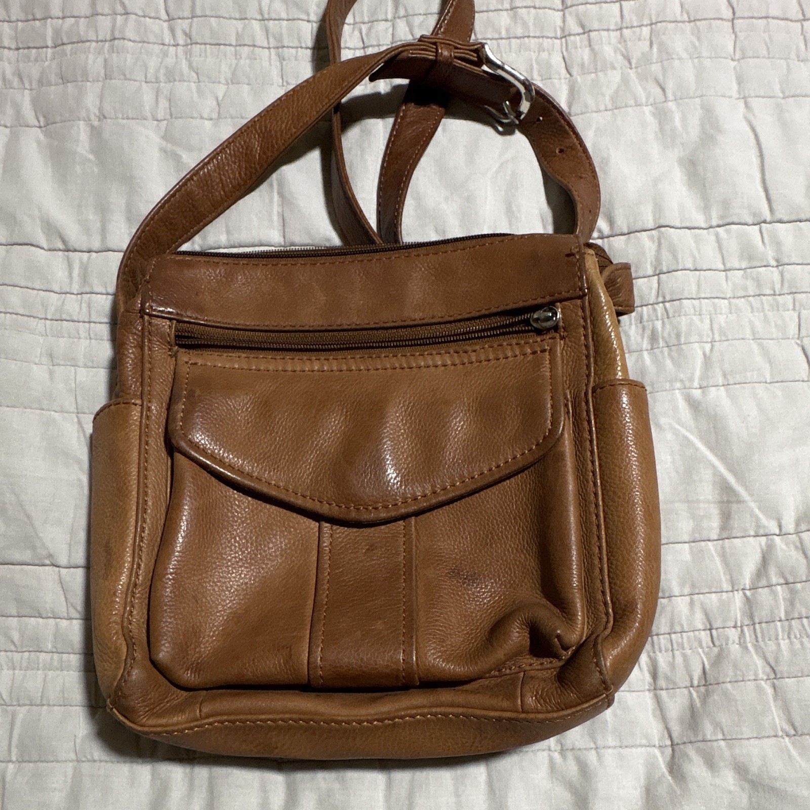Fossil Brown Crossbody Bag Zip Closure Adjustable Strap Inner Pockets Lined