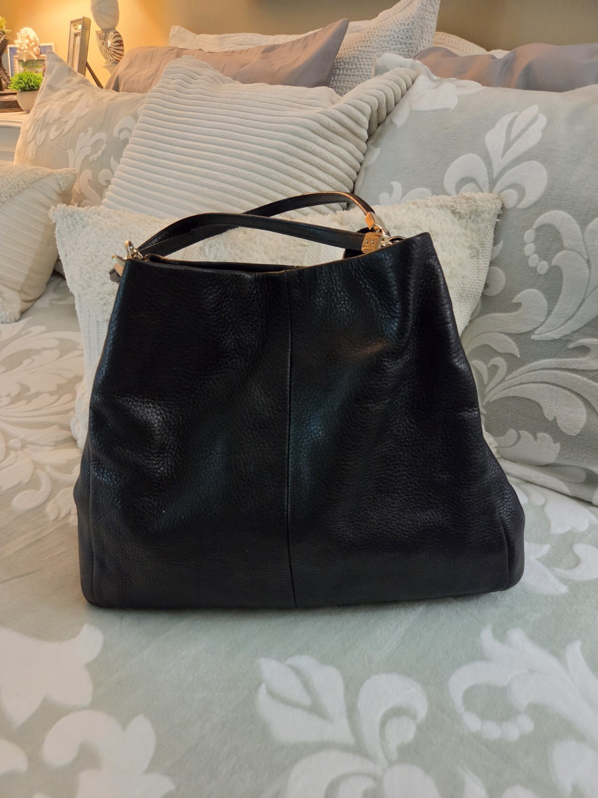 Coach Madison Phoebe 2yk Black Pebbled Leather Compartment Shoulder Bag 26224