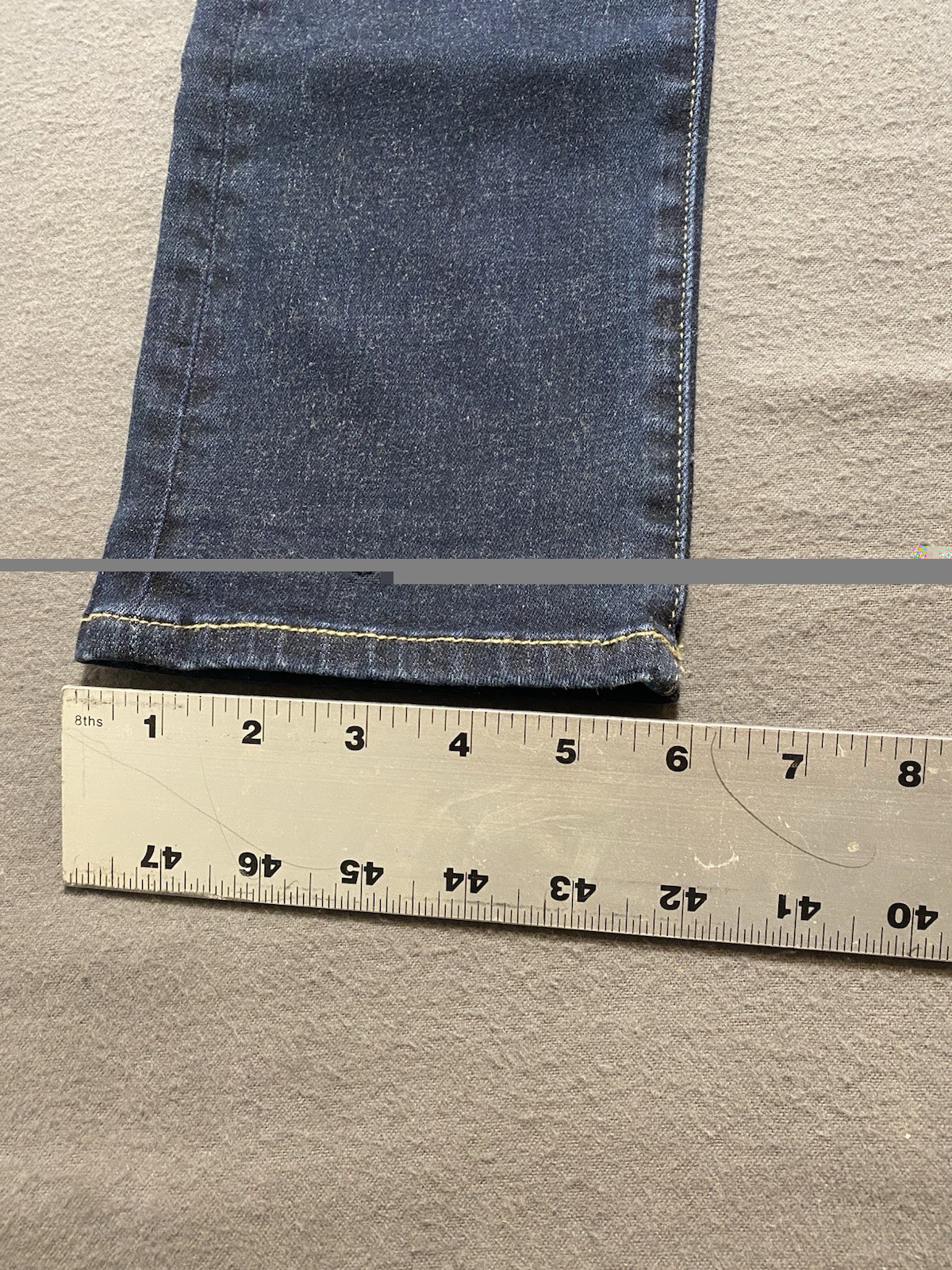 Buckle Black Women’s Dark Wash Straight Jeans Regular Fit Mid Rise 25 NWT