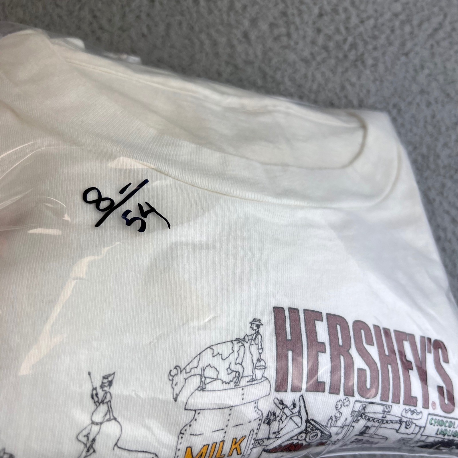 Vintage 1991 Hersheys Chocolate Factory Graphic Print T-Shirt XL