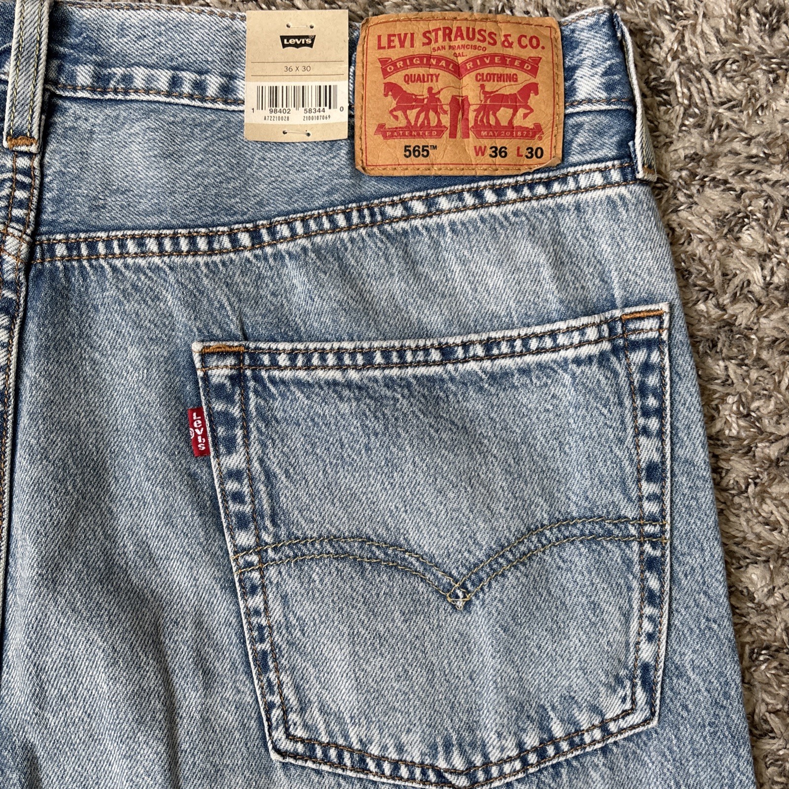 Levi’s 565 Men’s Loose Straight Denim Jeans Light Wash 36×30,Classic Fit NWT