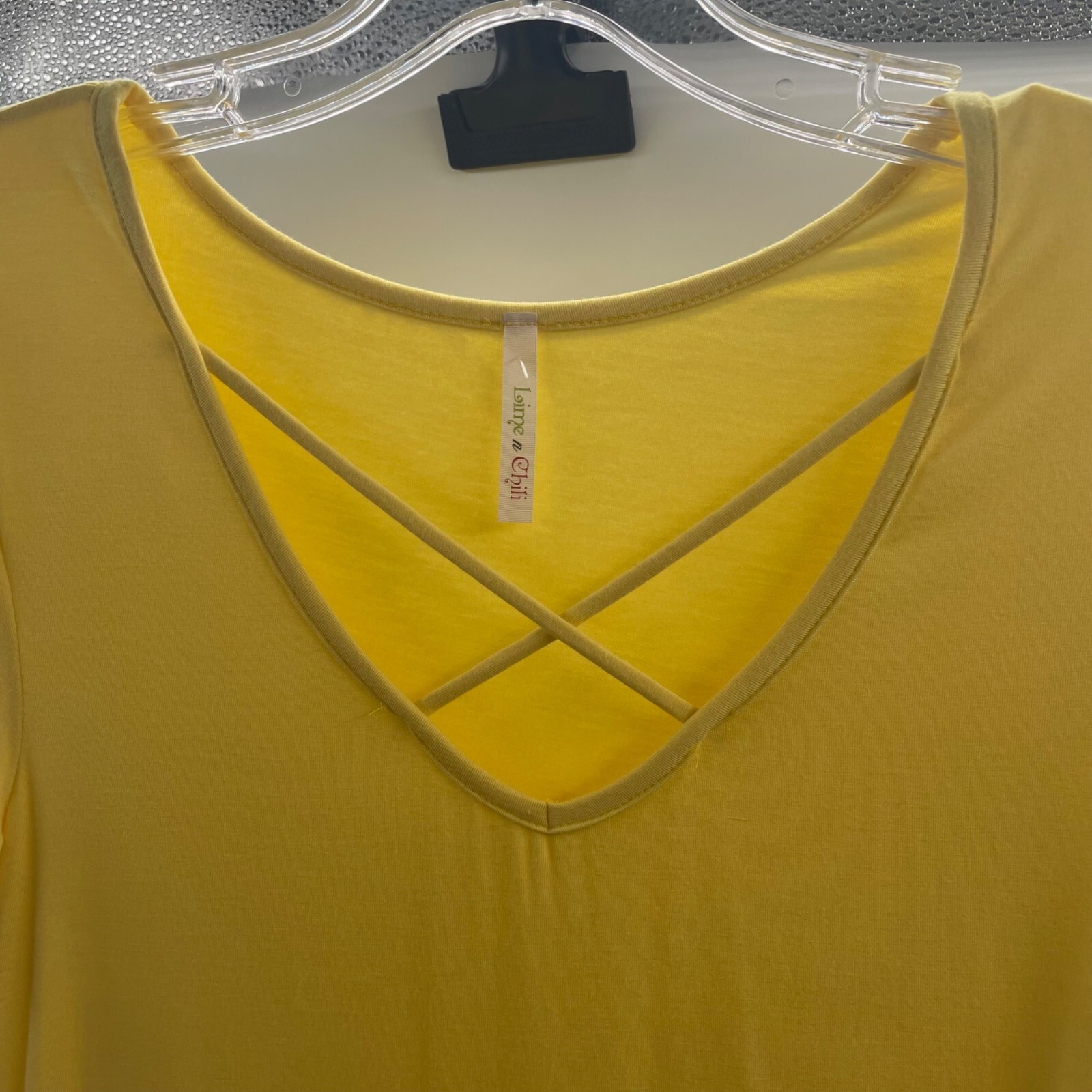 Lime n Chili Crisscross V-Neck Short Sleeve Blouse Womens Size Small Yellow