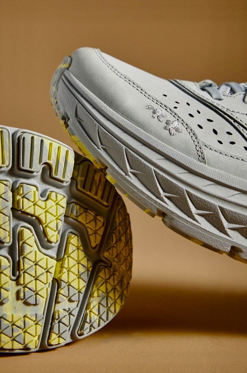 Free People HOKA Vibrant Bloom Bondi L Sneaker Stardust Gray 37 1/3 / US 6 NEW