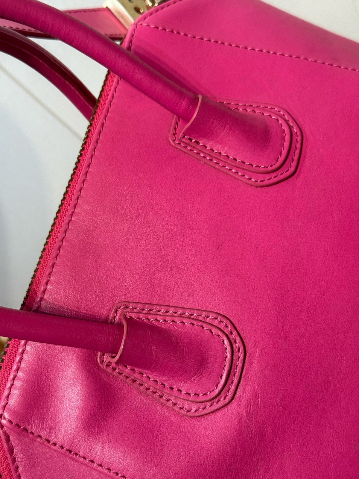 Givenchy Pre-Owned Authentic Shoulder Bag Pink 28*24*16 Free Tracked Shipping