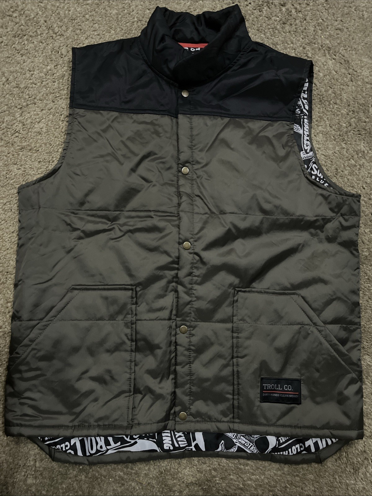 Troll Co Redford Snap-Front Graphic Lined Nylon Best Mens Medium