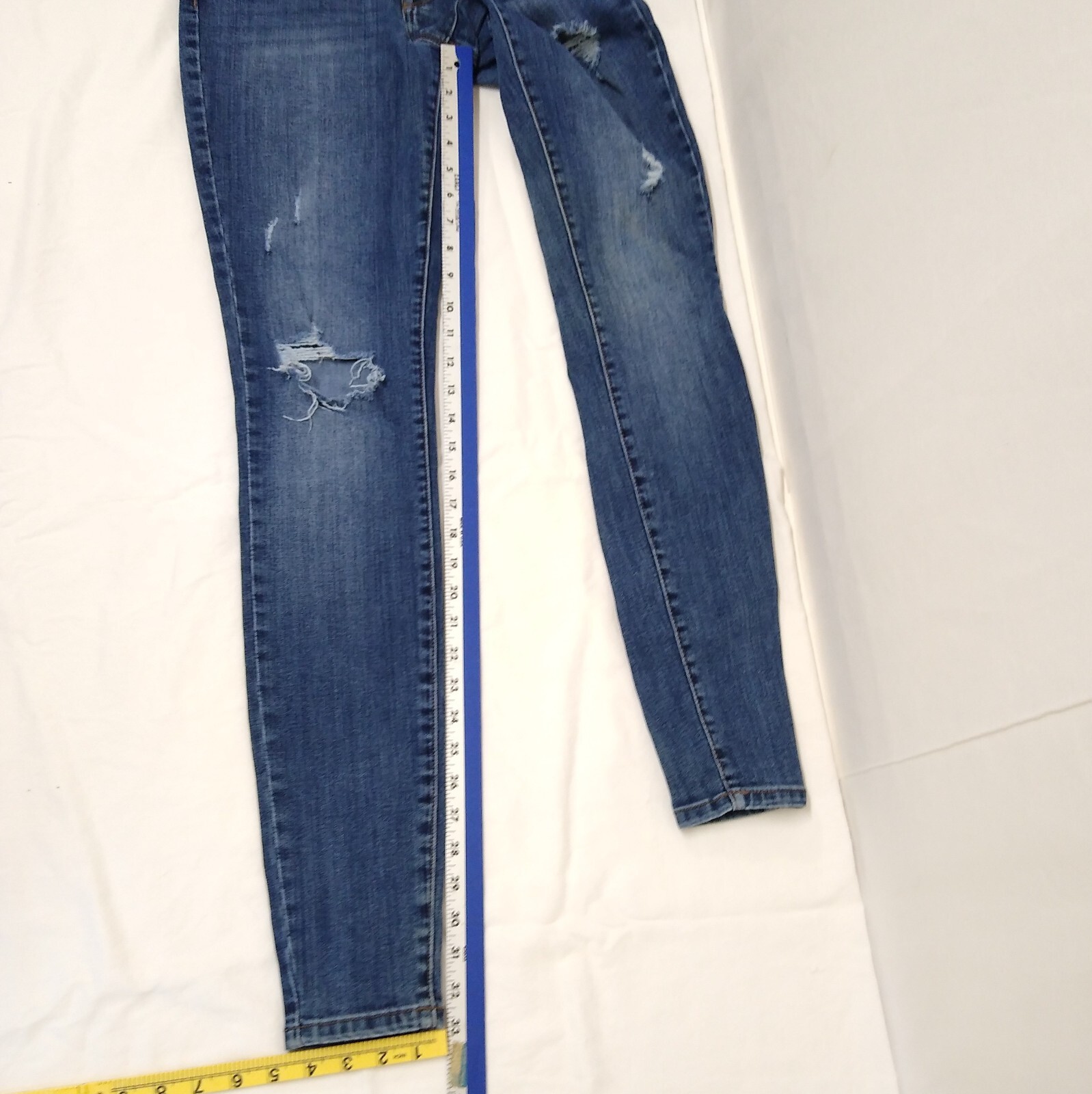 Maurices Jeans Small (4/6) X-long Mid-Rise Distressed Skinny Medium Wash Denim