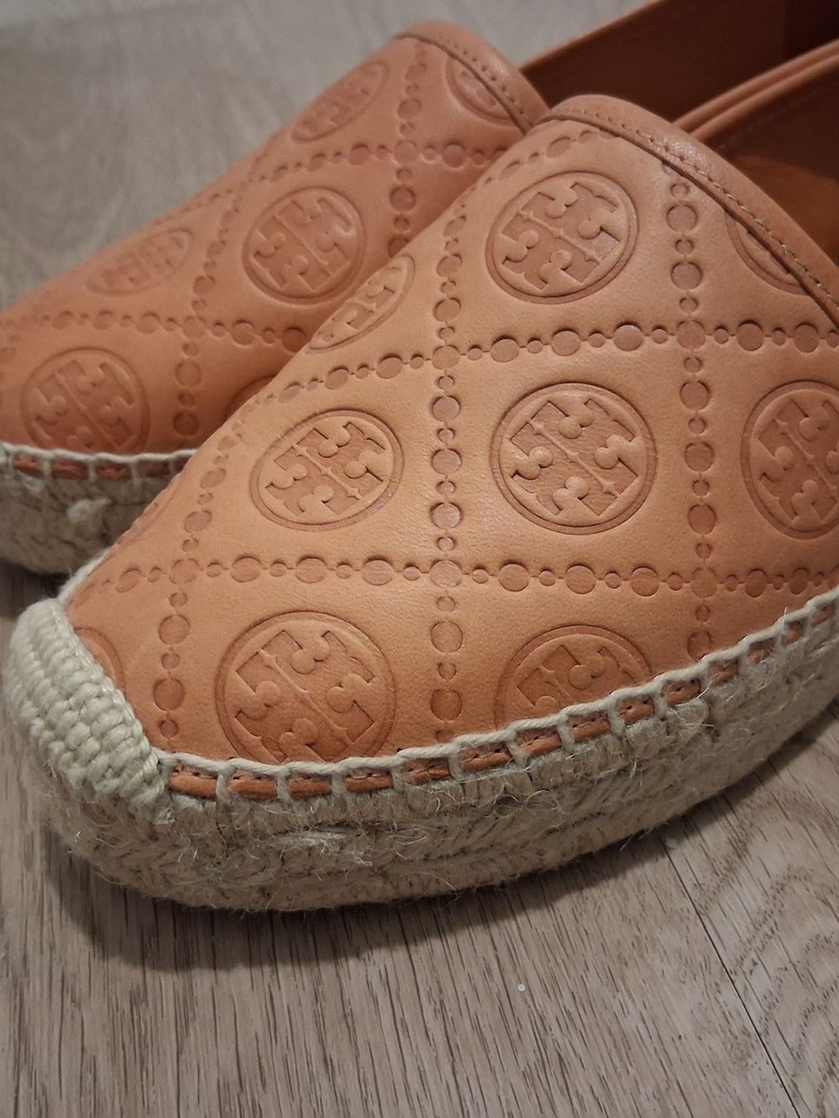 Tory Burch T-Monogram Embossed Tan Leather Espadrille Slip On Flats Size 7