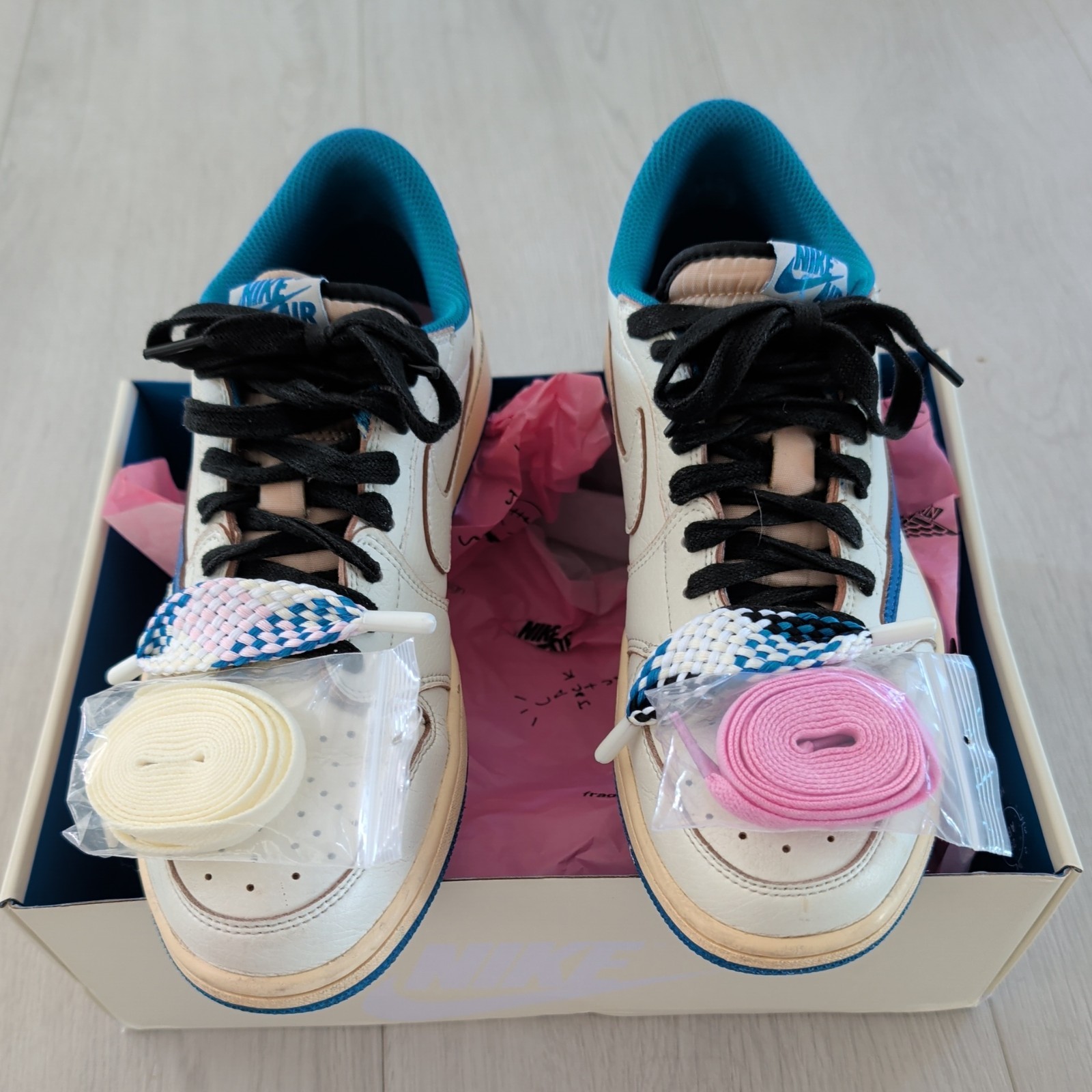 AUTHENTIC BRAND NEW Travis Scott Jordan 1 Low Fragment Blue/White/, Size US 10