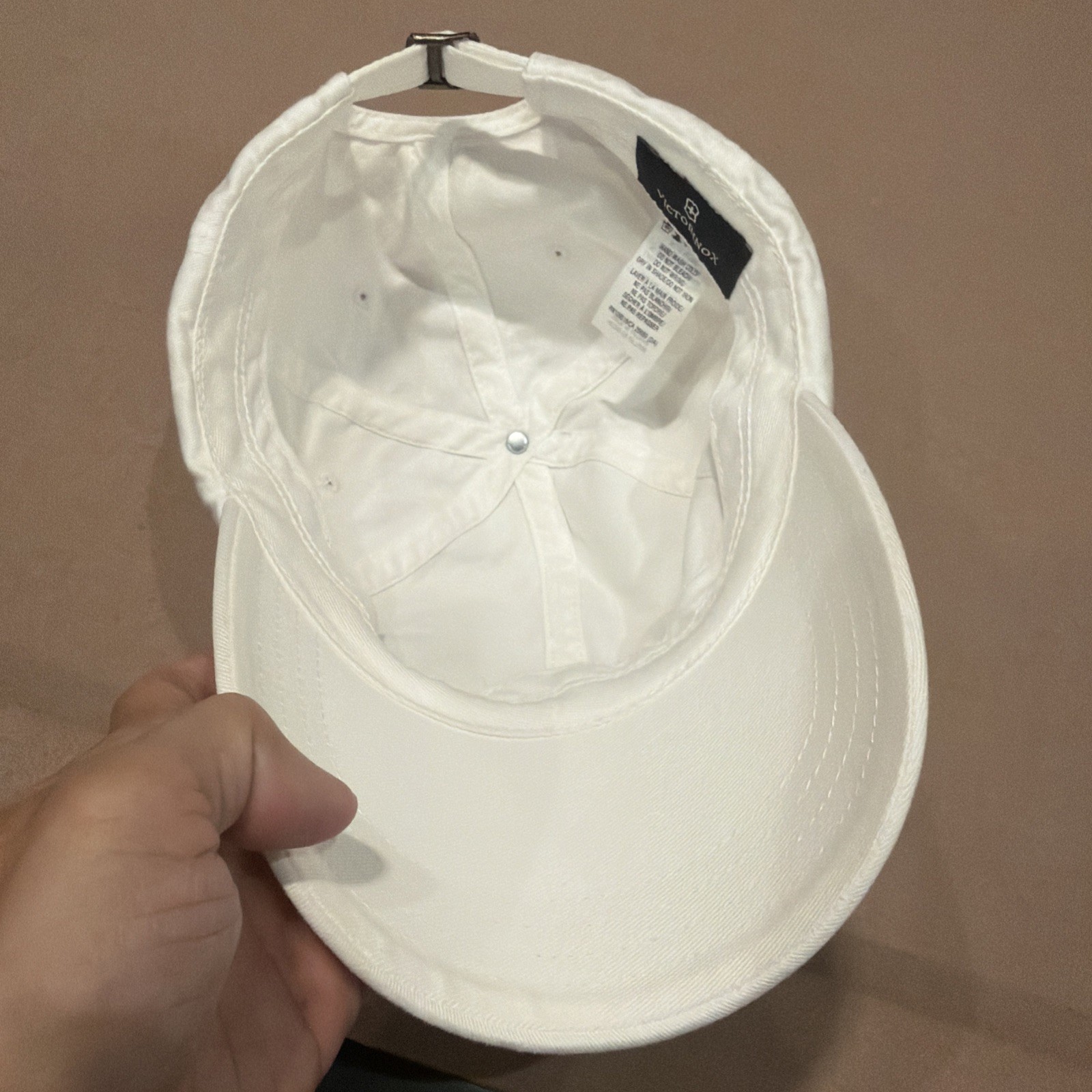 VICTORINOX Cotton Dad’s Hat White Adjustable Size Medium