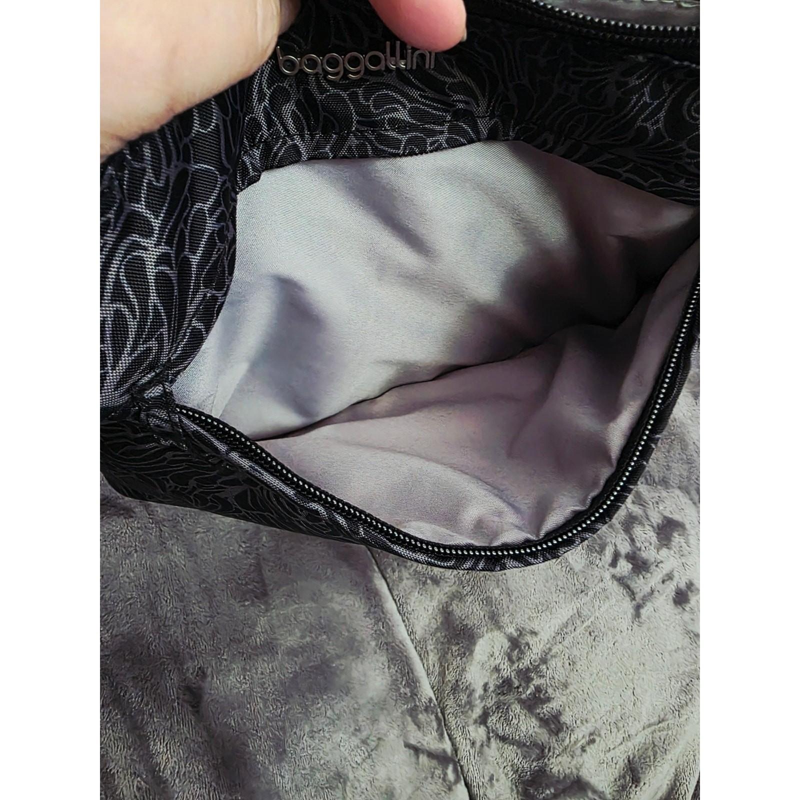 New Baggallini RFID Locking Zipper Floral Travel Crossbody Messenger Bag