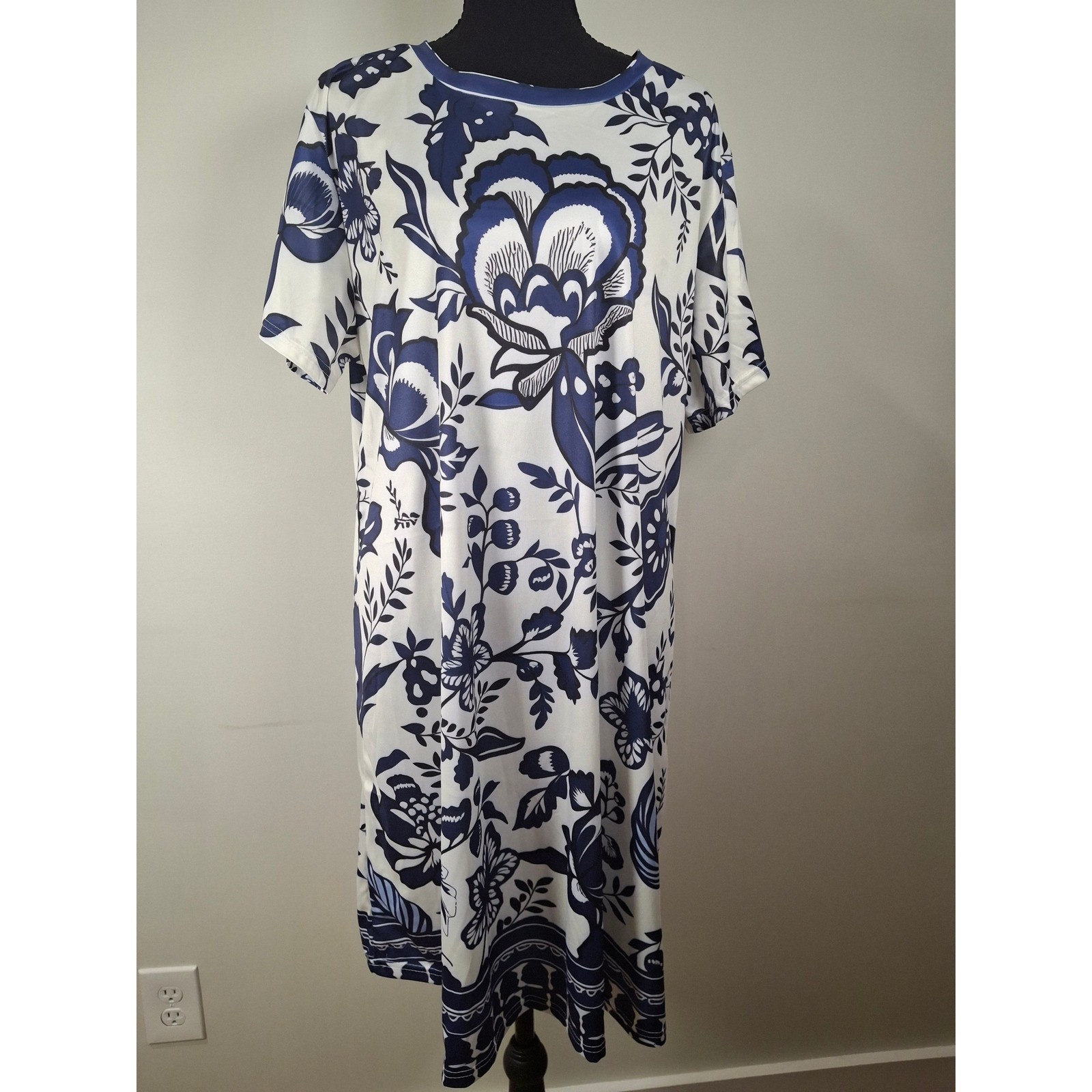 Unbranded Blue White Floral Shift Dress Short Sleeve Crew Neck 2XL Plus Size